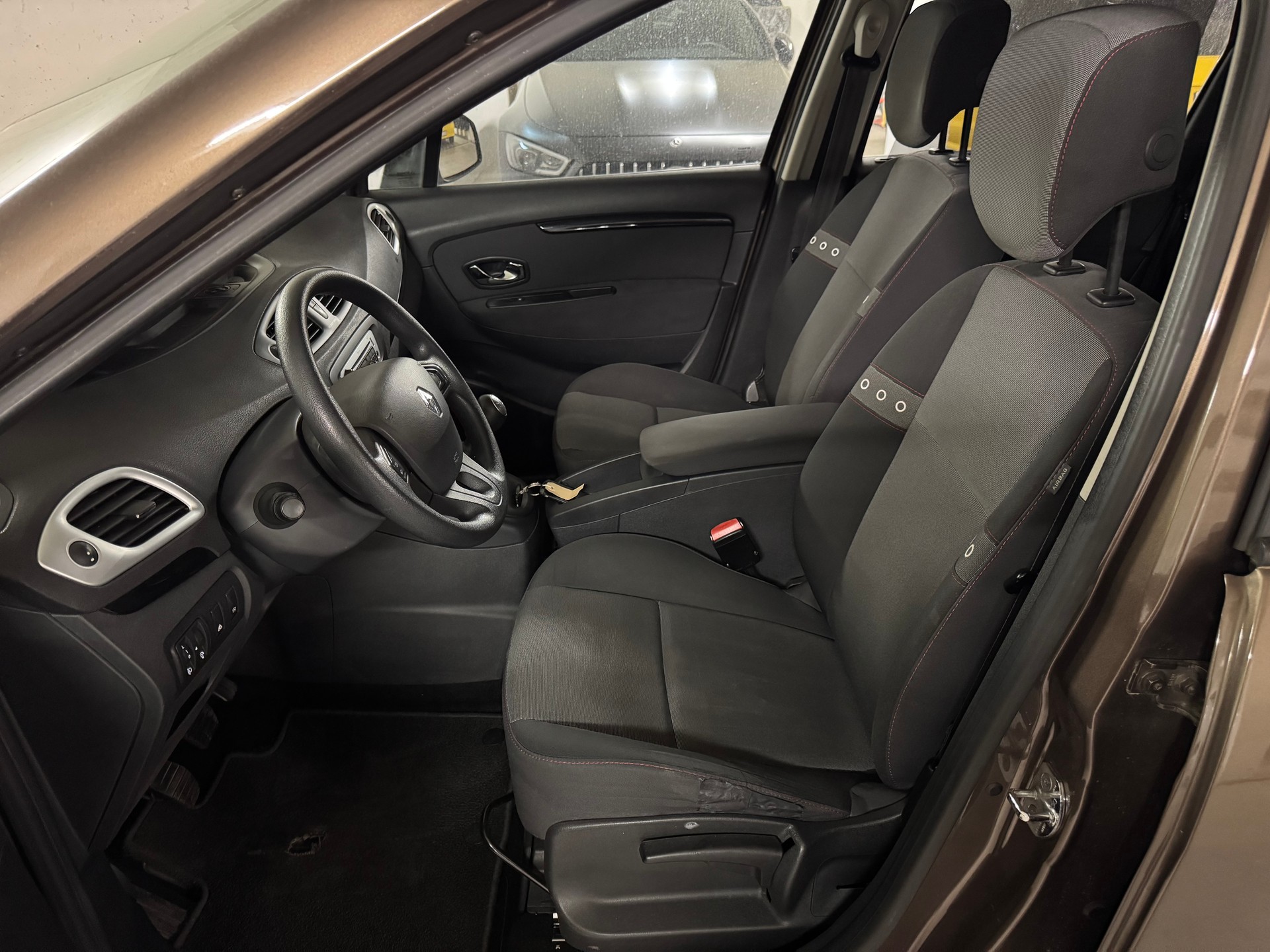 RENAULT Grand Scénic 1.2 16V Turbo Dynamique-image-11