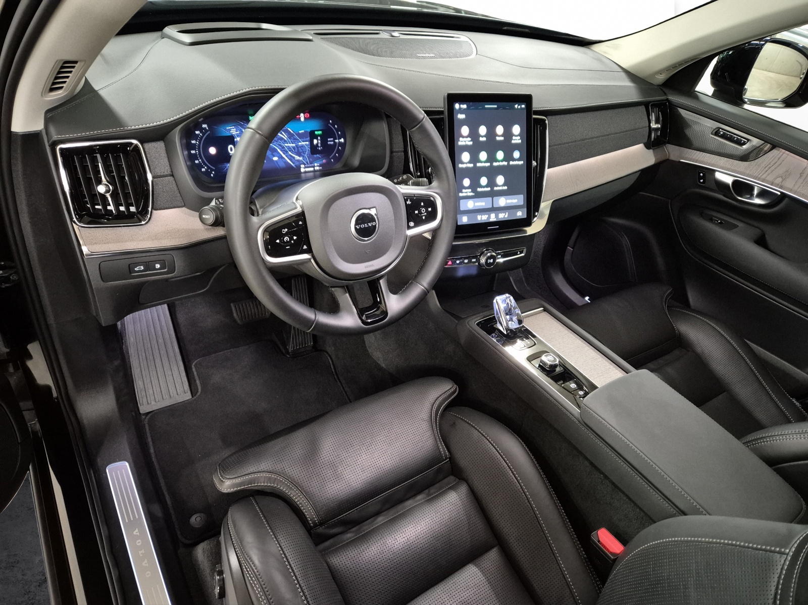 VOLVO XC90 2.0 T8 TE Plus Dark eAWD-image-8