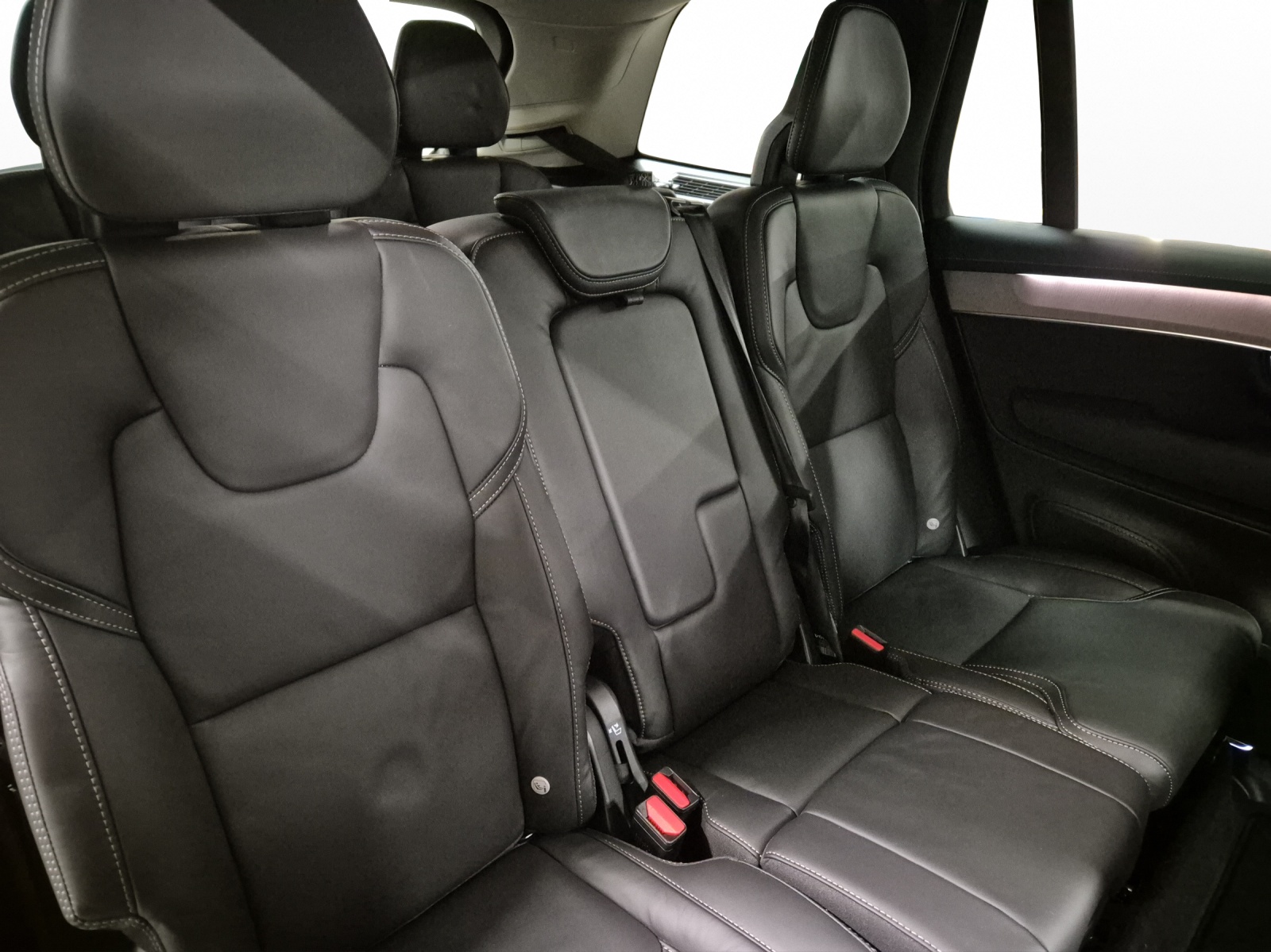 VOLVO XC90 2.0 T8 TE Plus Dark eAWD-image-17