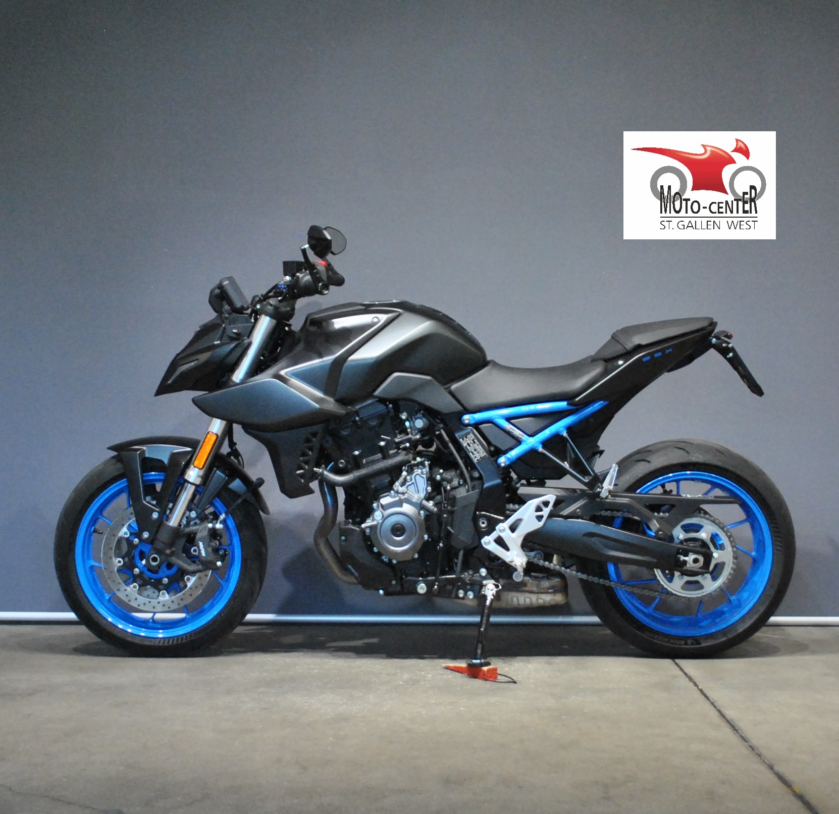 SUZUKI GSX 8 S (35kW)-showroom-element-2