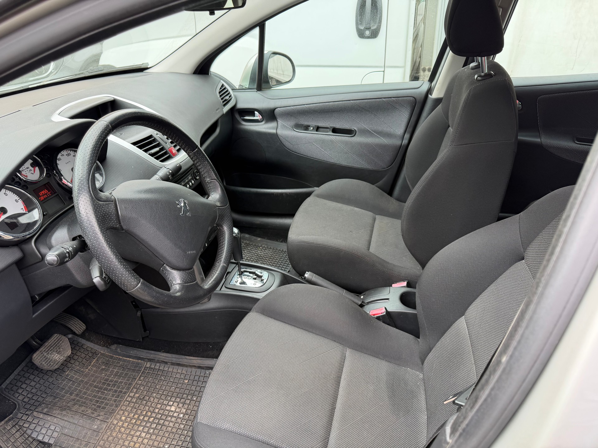 PEUGEOT 207 SW 1.6 16V Sport Automatic-image-1