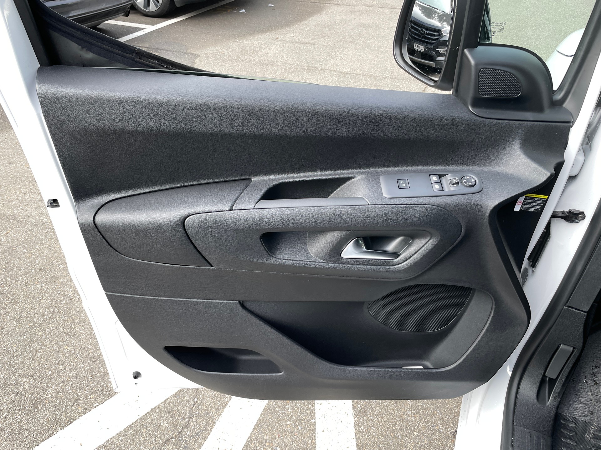 OPEL Combo-e 50 kWh Cargo-image-12