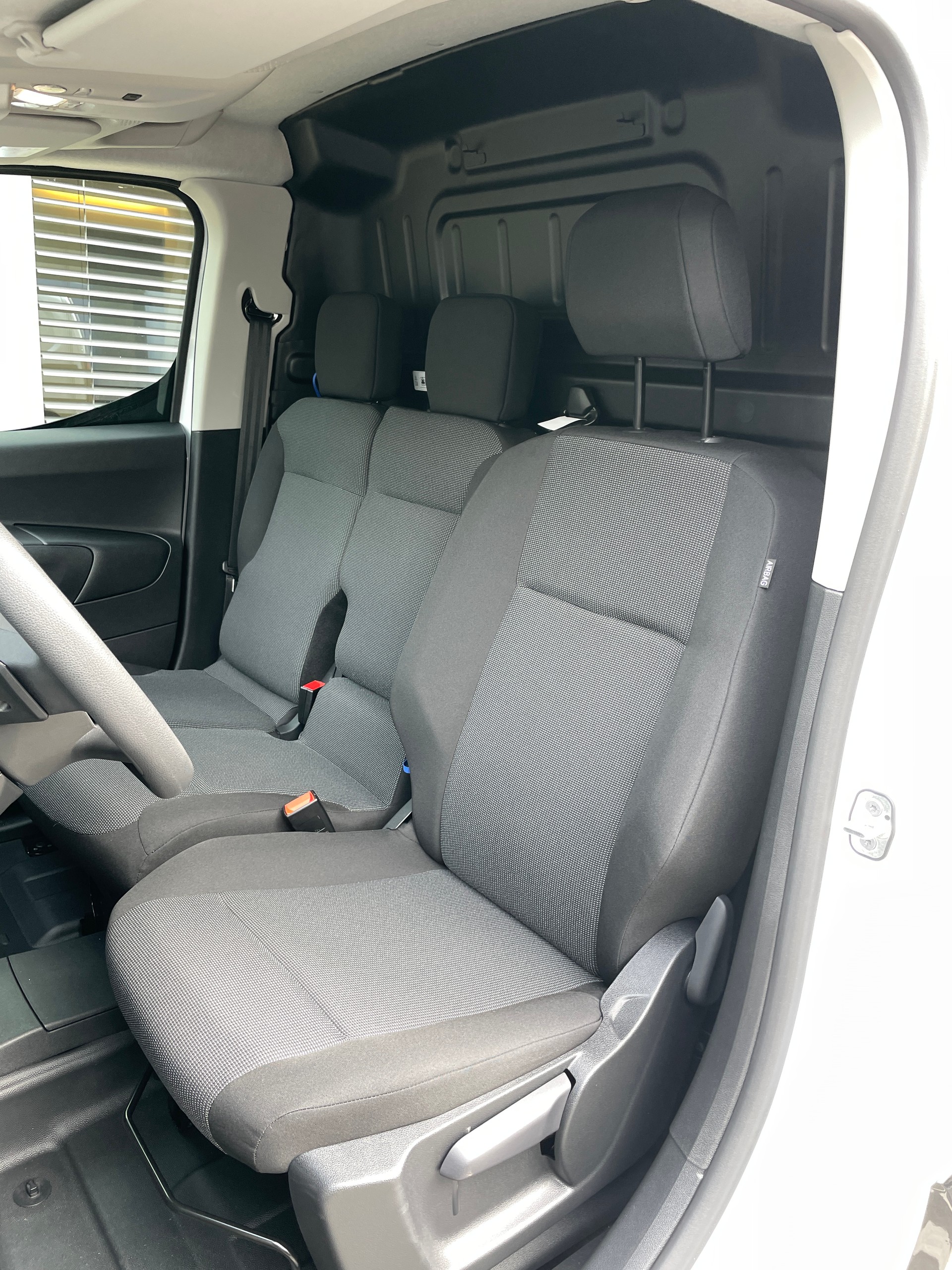 OPEL Combo-e 50 kWh Cargo-image-14