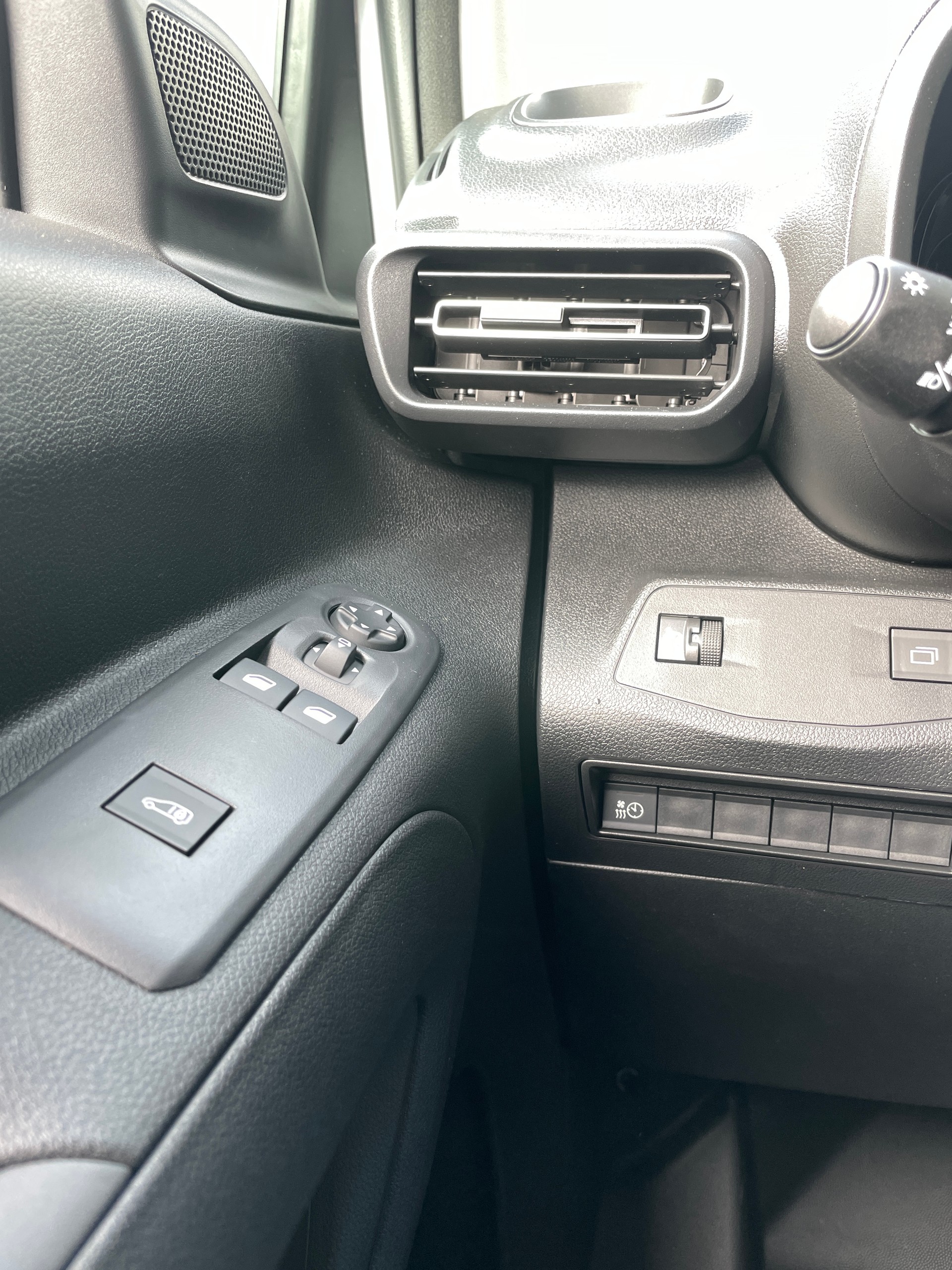 OPEL Combo-e 50 kWh Cargo-image-18