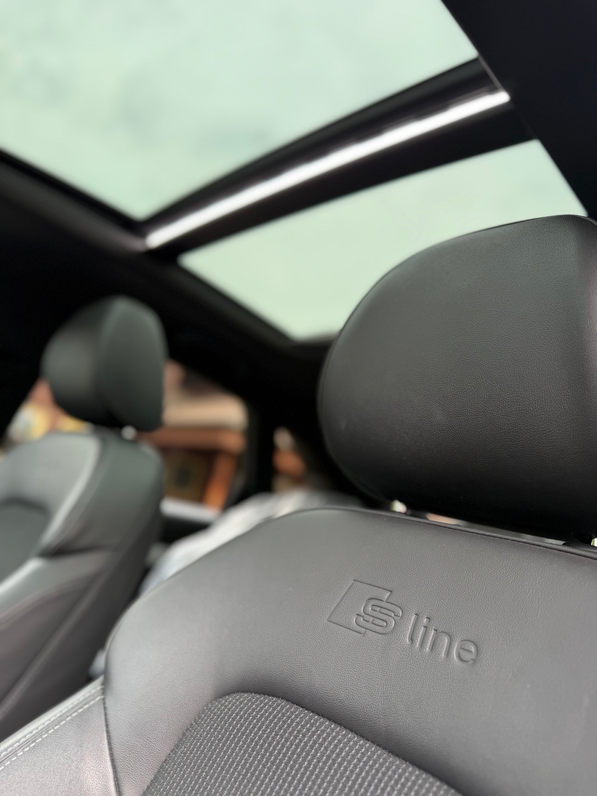 AUDI Q3 2.0 TDI quattro S-tronic-image-9