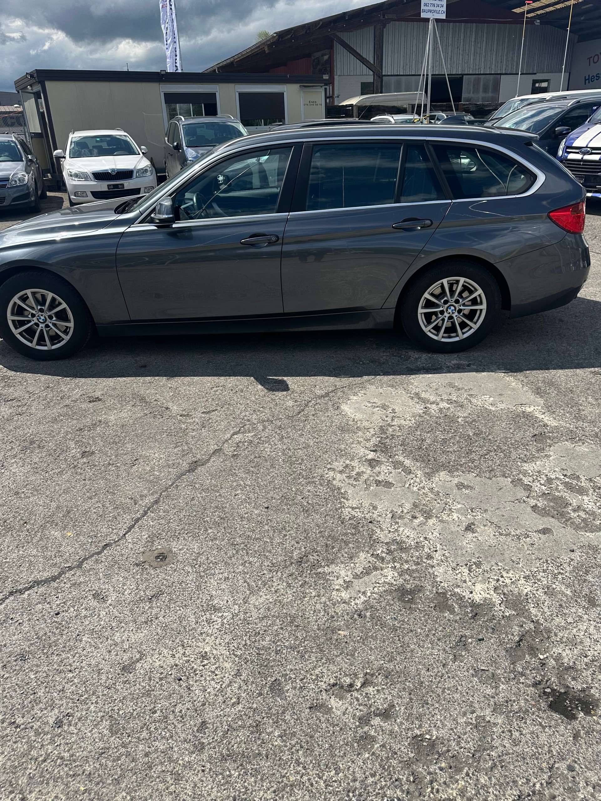 BMW 320d xDrive Touring Sport Line-image-2