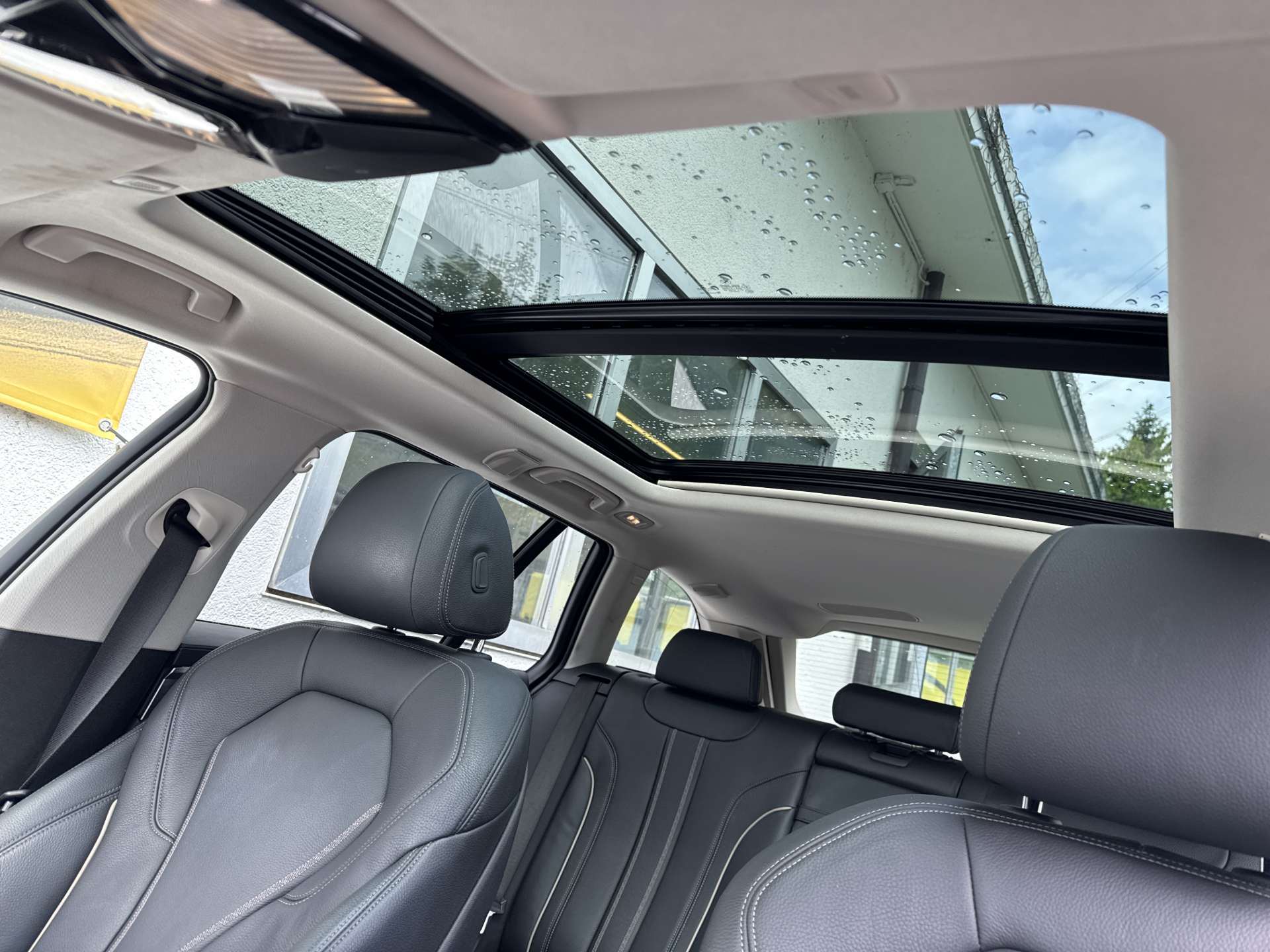 BMW 540d Touring Luxury Line 319PS xDrive Automat-image-13