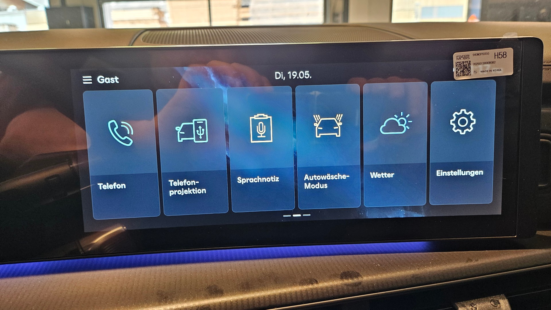 HYUNDAI Santa Fe 1.6 T-GDi PHEV Calligraphy 4WD Automatic-image-26