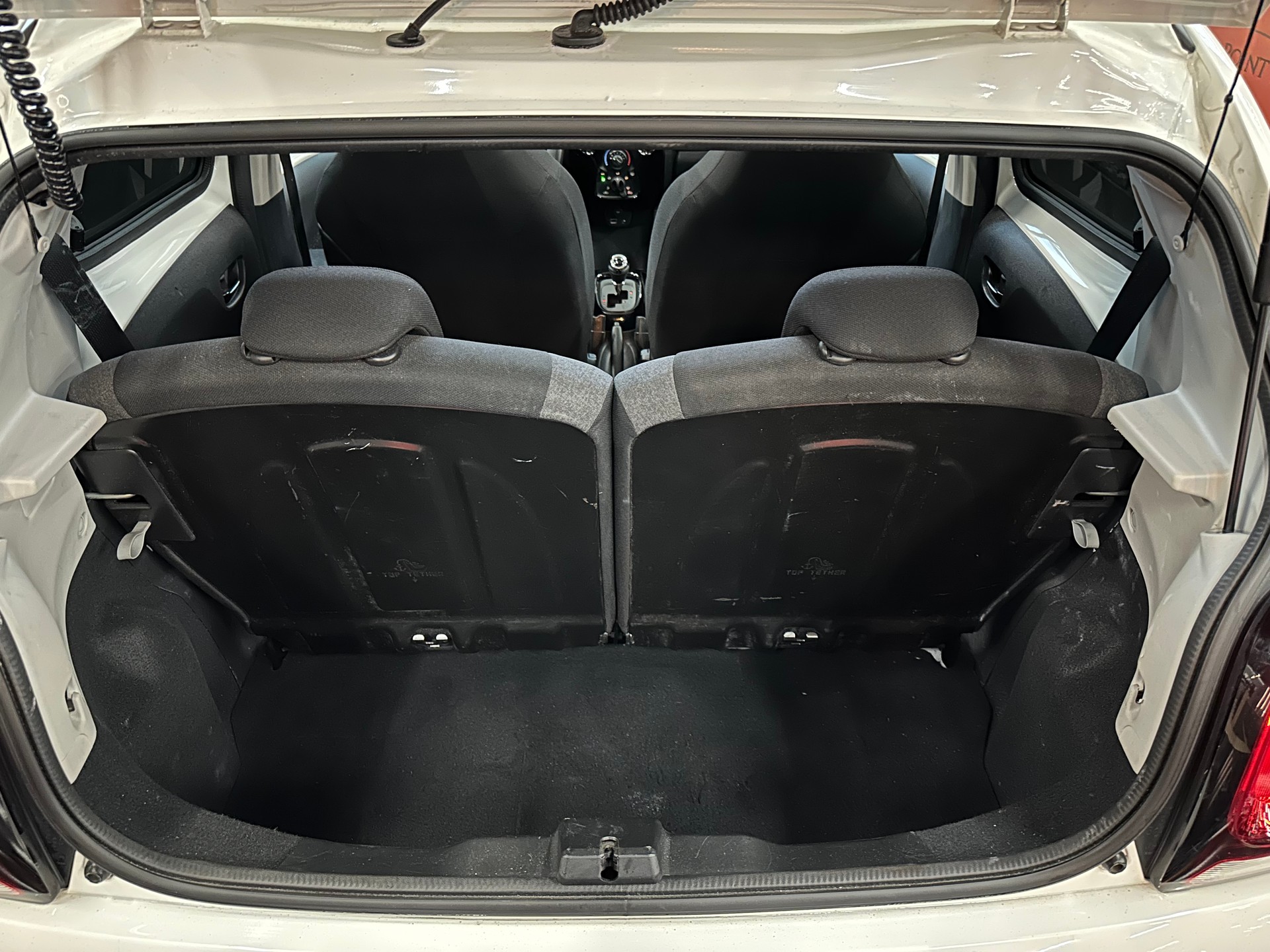 CITROEN C1 1.0 VTi ETG5 Shine Airscape-image-17