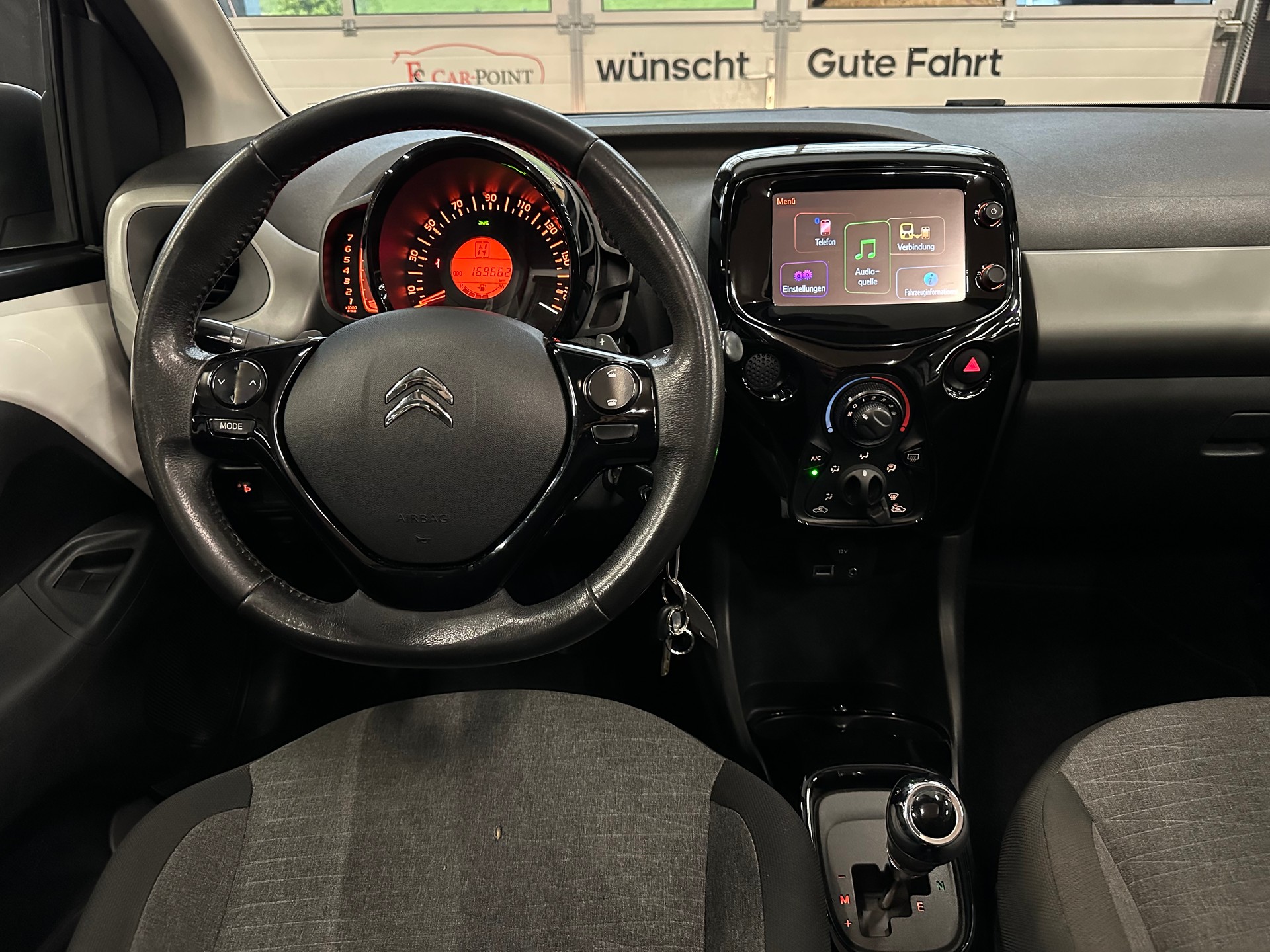 CITROEN C1 1.0 VTi ETG5 Shine Airscape-image-9