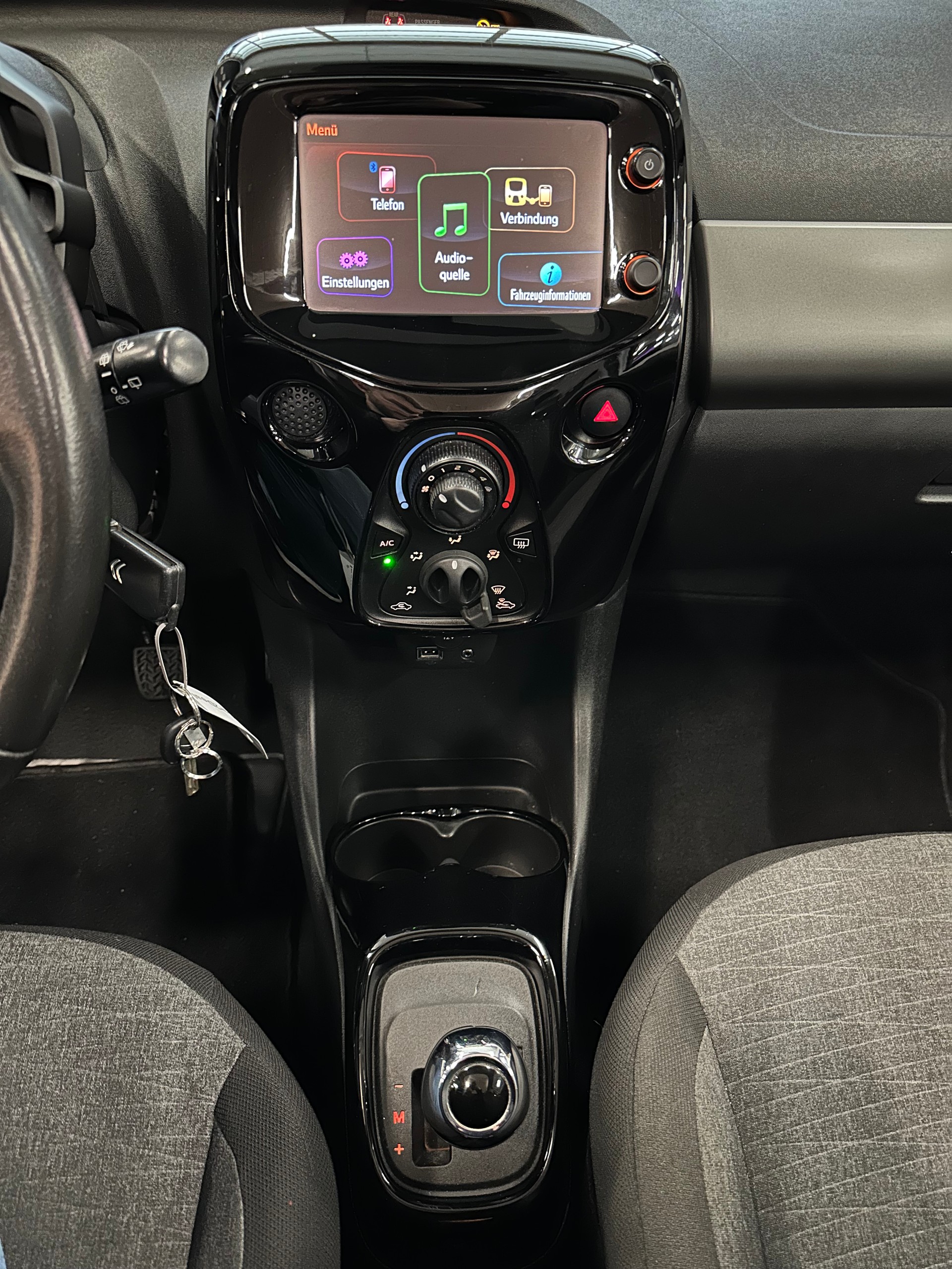 CITROEN C1 1.0 VTi ETG5 Shine Airscape-image-11