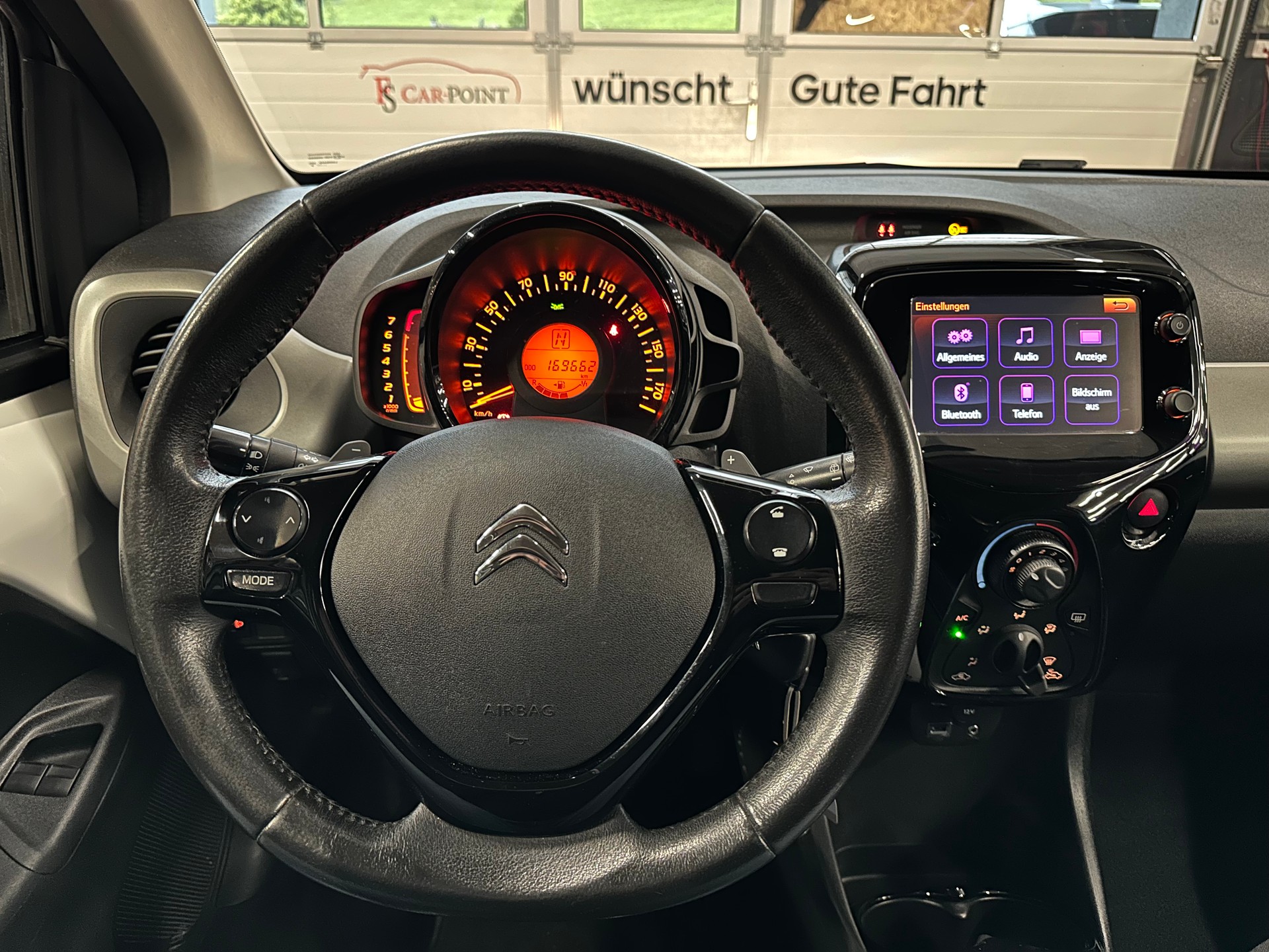 CITROEN C1 1.0 VTi ETG5 Shine Airscape-image-13