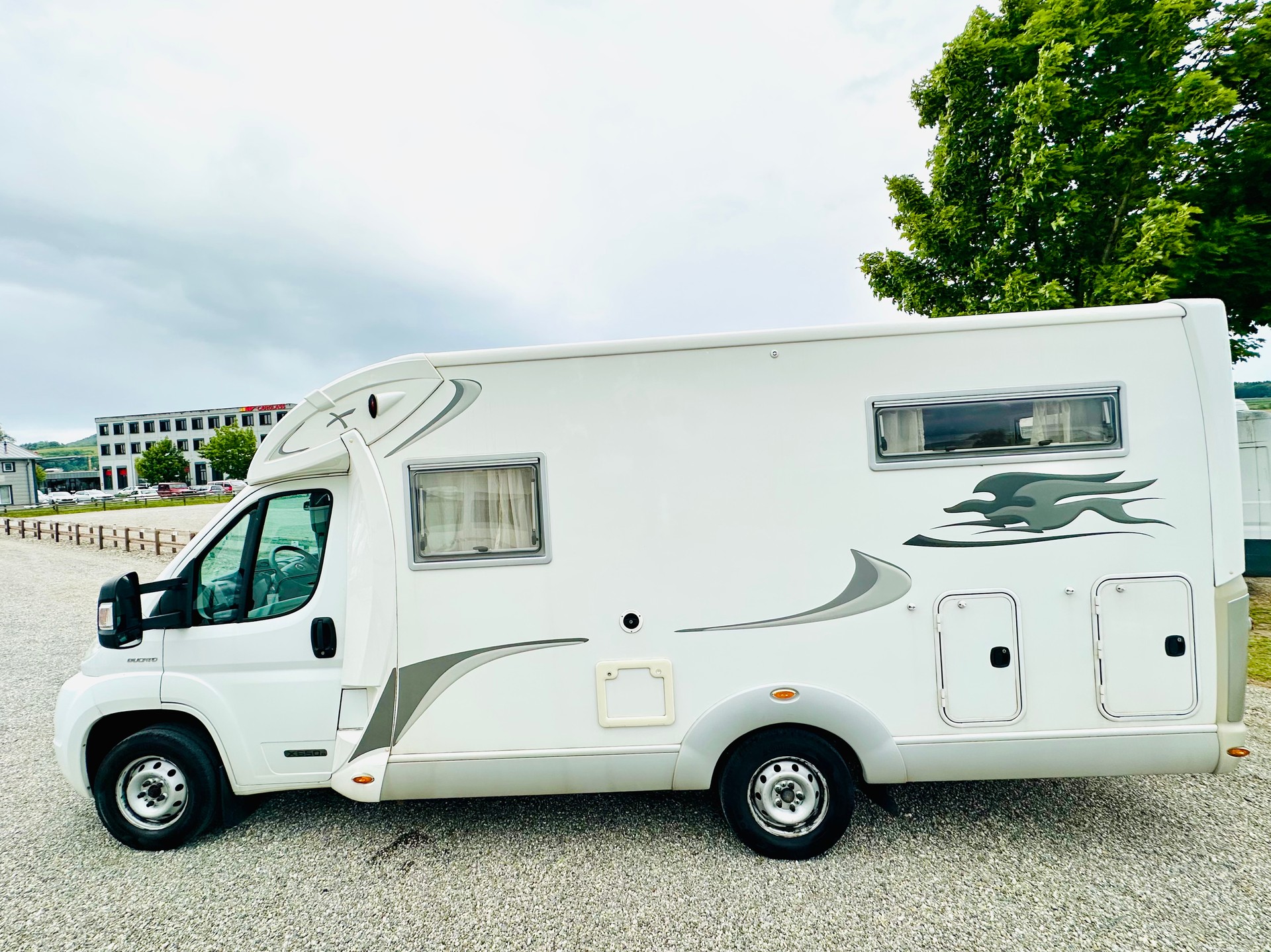 FIAT 2.3JTD 130PS LAIKA ***LÄNGSBETT / RIESEN-HECK-GARAGE***-image-5