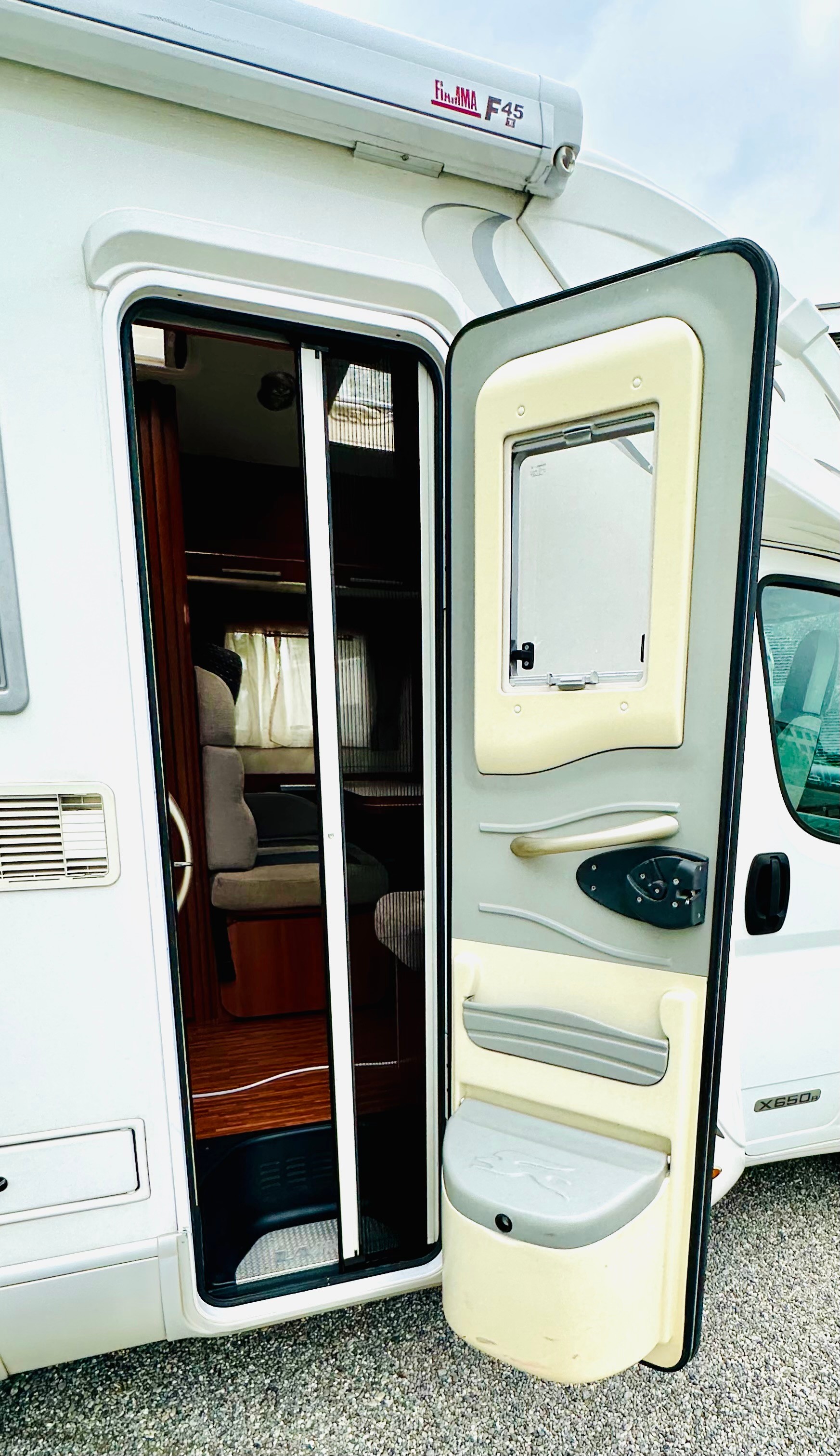 FIAT 2.3JTD 130PS LAIKA ***LÄNGSBETT / RIESEN-HECK-GARAGE***-image-19