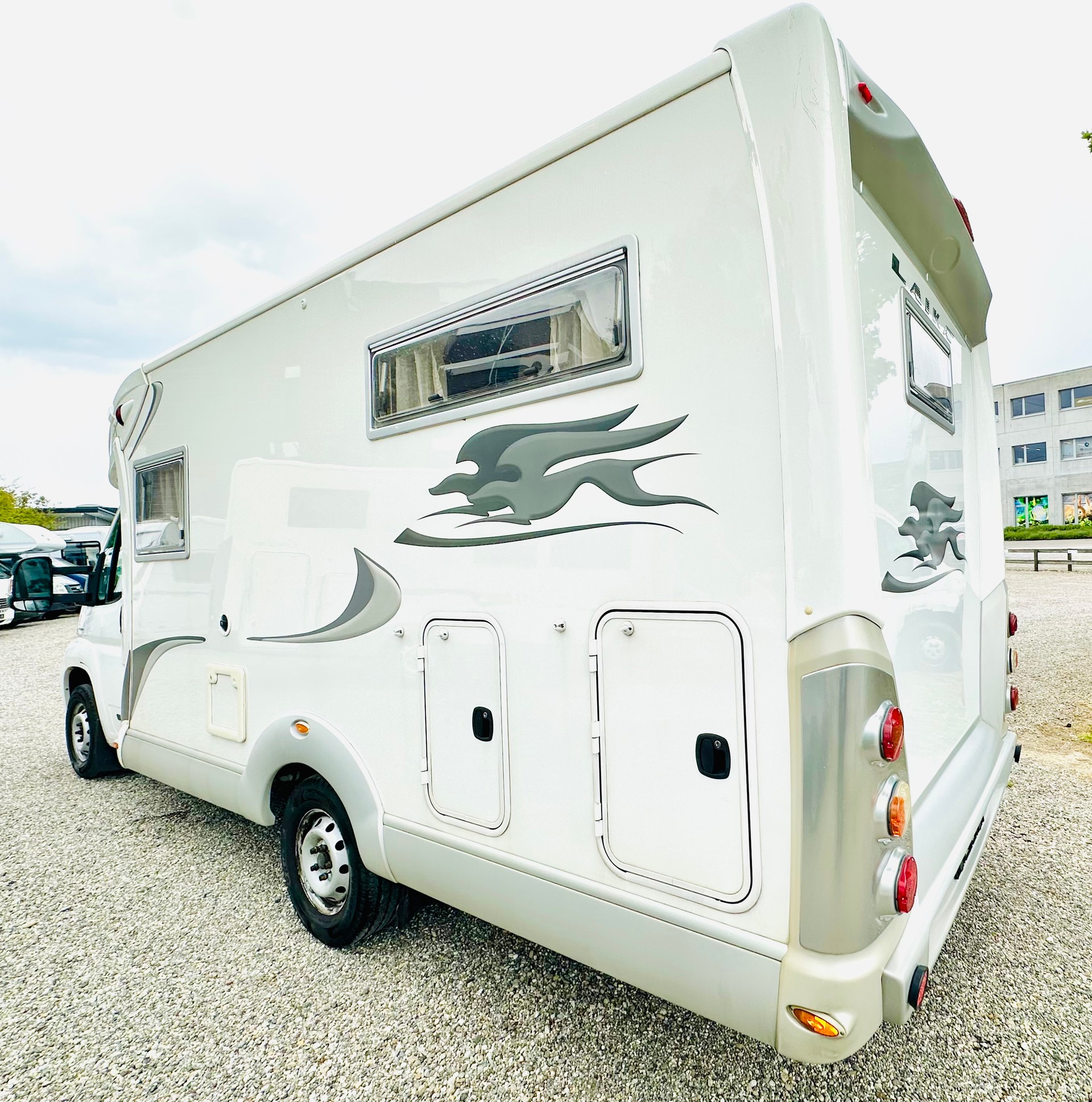 FIAT 2.3JTD 130PS LAIKA ***LÄNGSBETT / RIESEN-HECK-GARAGE***-image-4