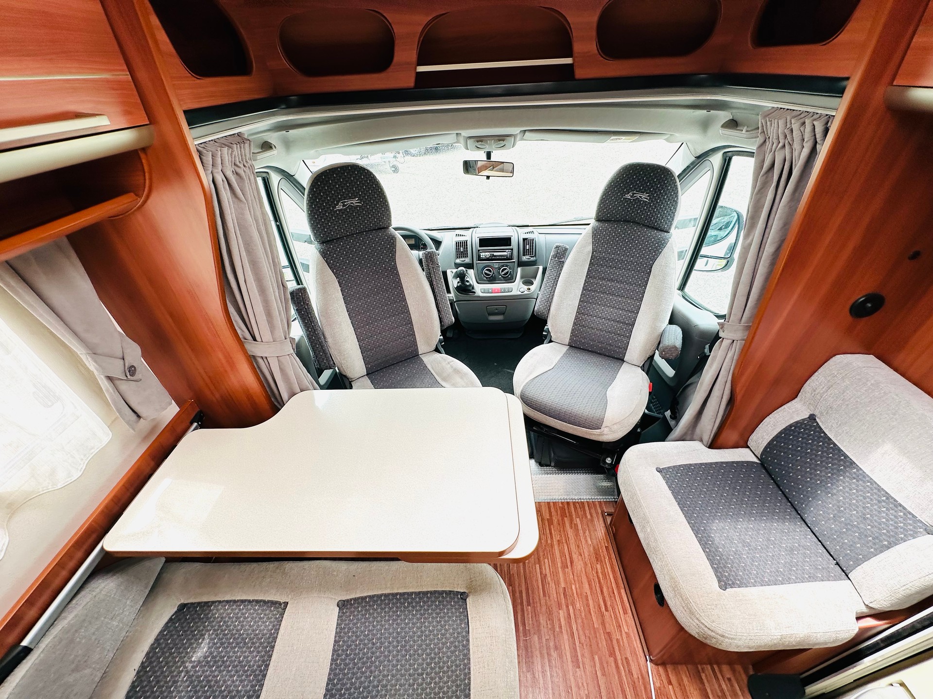 FIAT 2.3JTD 130PS LAIKA ***LÄNGSBETT / RIESEN-HECK-GARAGE***-image-18