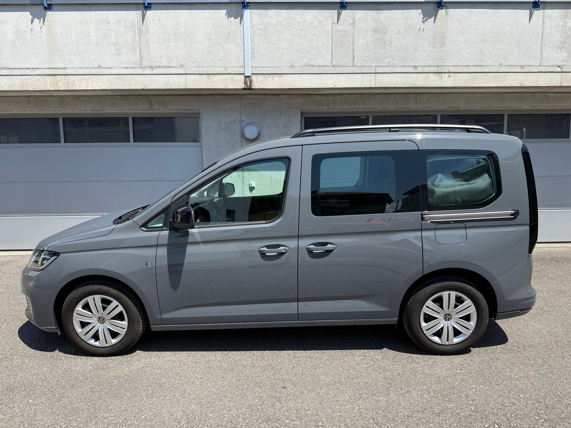 VW Caddy 2.0 TDI California Spirit DSG ** Werksgarantie**-image-6