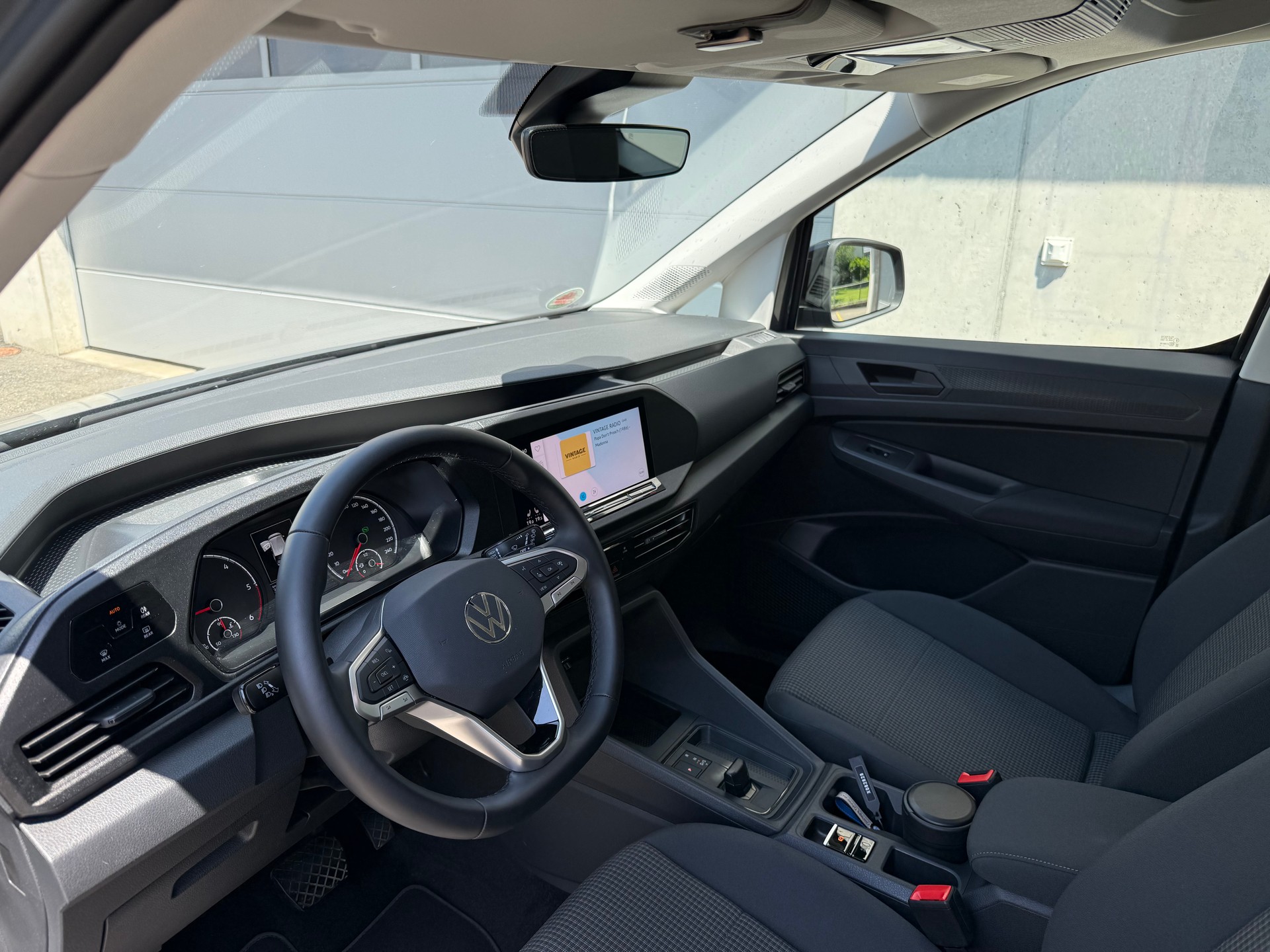 VW Caddy 2.0 TDI California Spirit DSG ** Werksgarantie**-image-8