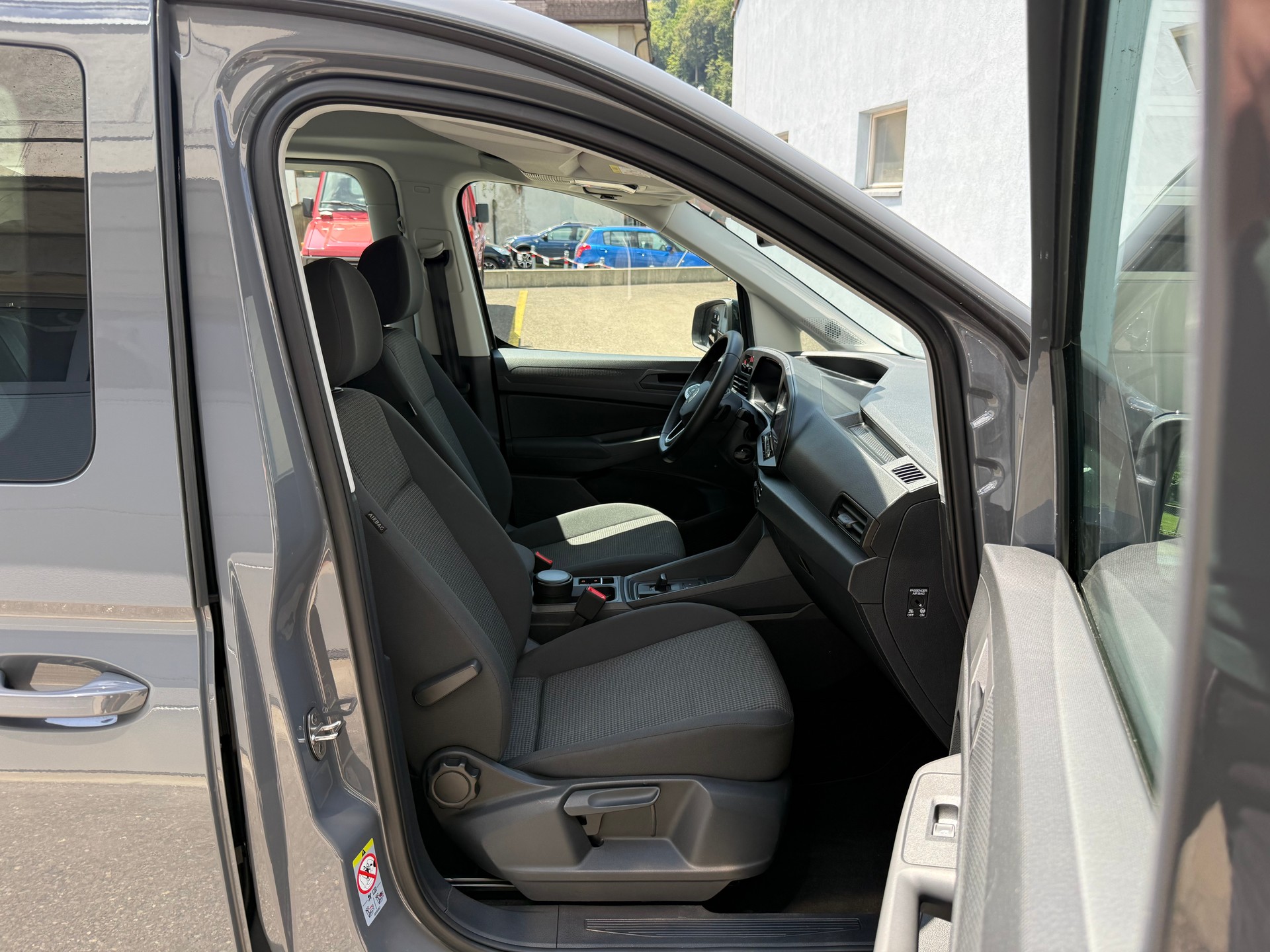 VW Caddy 2.0 TDI California Spirit DSG ** Werksgarantie**-image-11