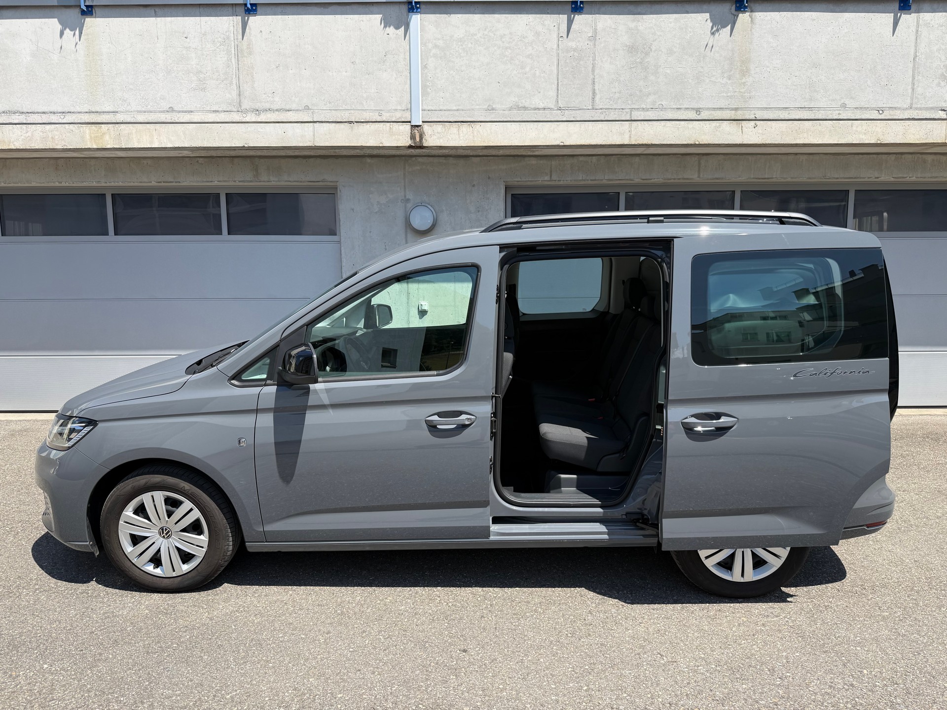 VW Caddy 2.0 TDI California Spirit DSG ** Werksgarantie**-image-25