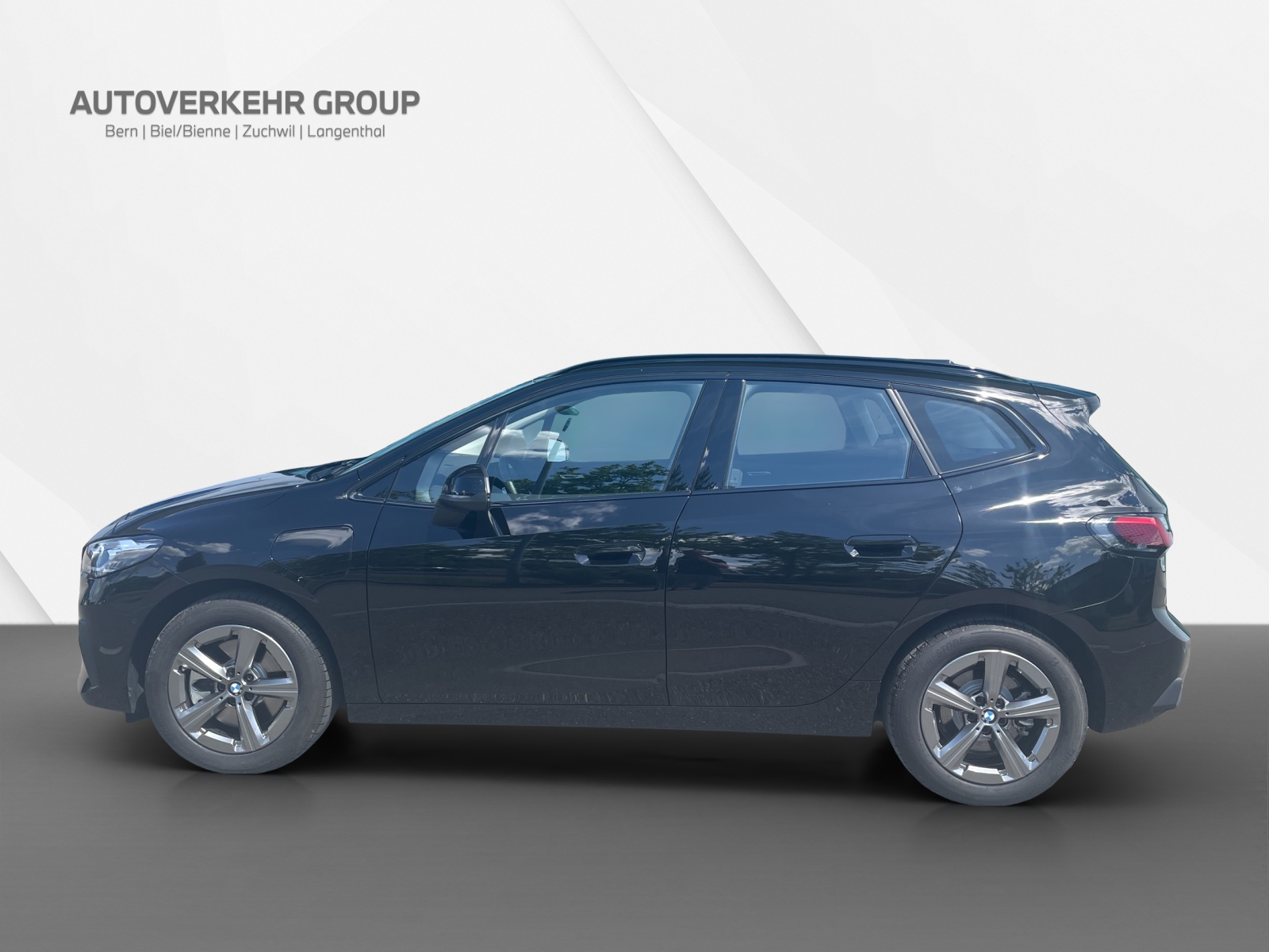 BMW 230e xDrive Act. Tourer-showroom-element-2