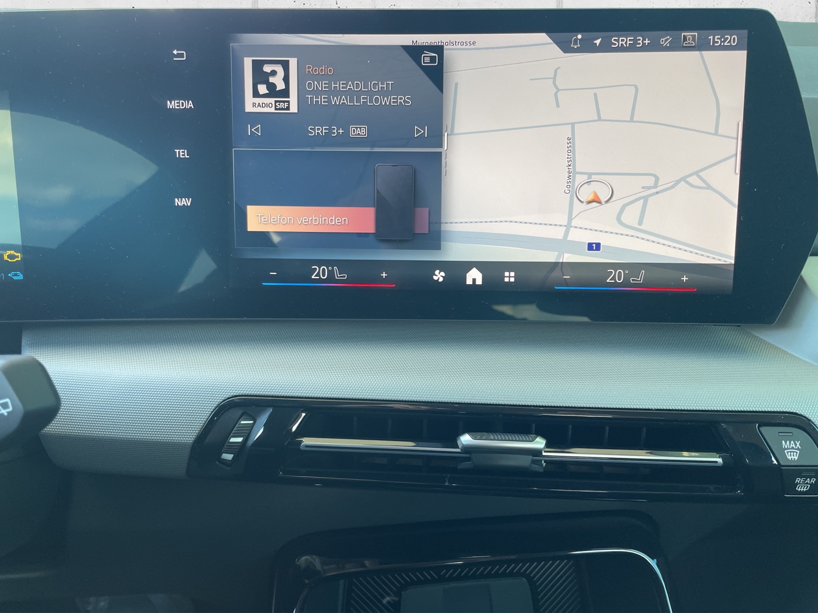 BMW 230e xDrive Act. Tourer-image-12