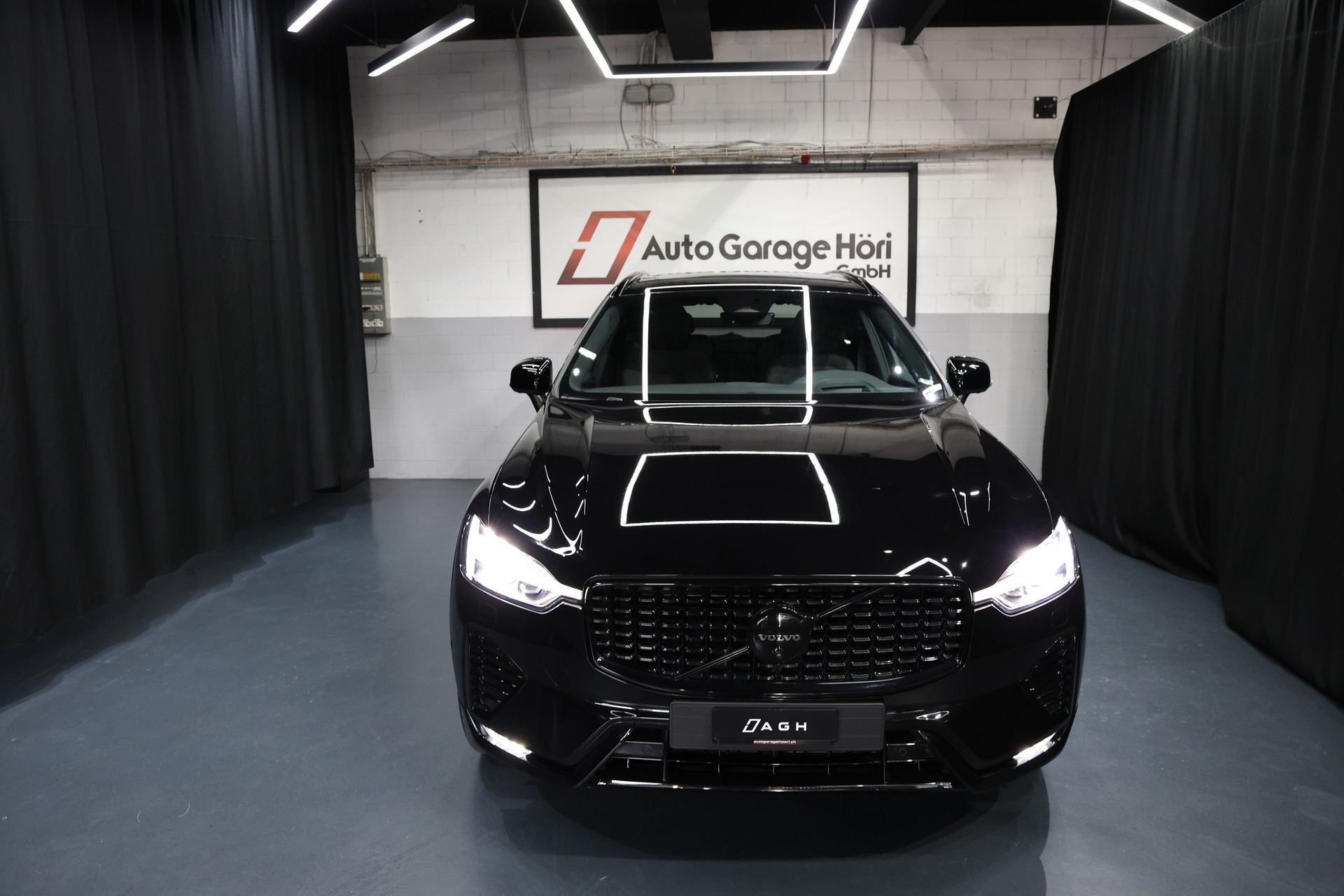 VOLVO XC60 B5 Benzin Mild Hybrid AWD Pure Ultra Dark Geartronic-showroom-element-2