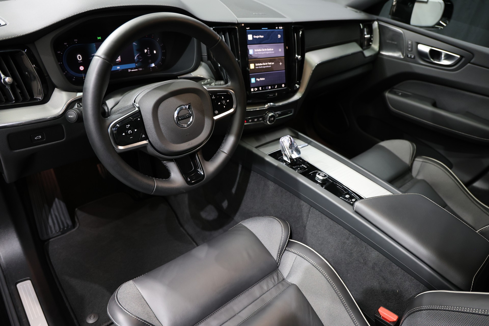 VOLVO XC60 B5 Benzin Mild Hybrid AWD Pure Ultra Dark Geartronic-image-7
