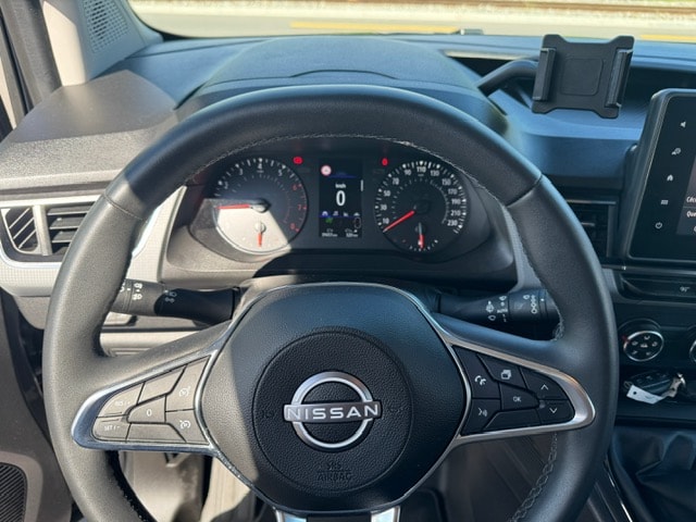 NISSAN Townstar mit 2er Bett Dach-Lüfter Heckanbauzelt-image-12