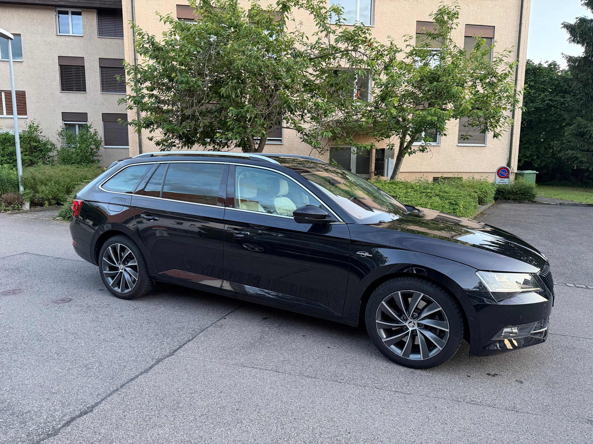 SKODA Superb Combi 2.0 TSI L&K DSG 4x4-image-2
