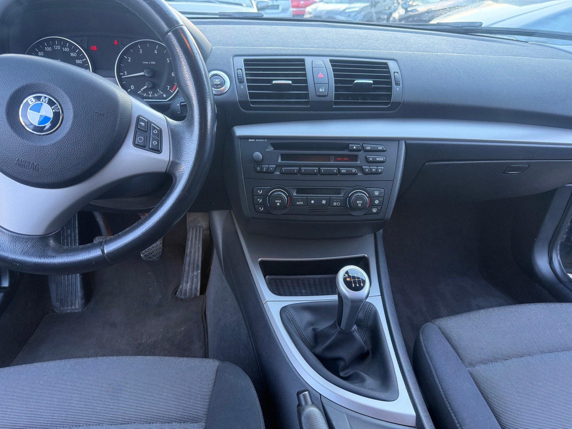 BMW 116i Access-image-7