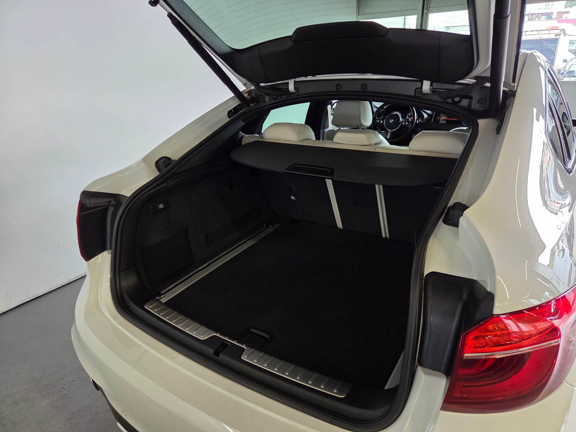BMW X6 40d xDrive M-Sport-image-23