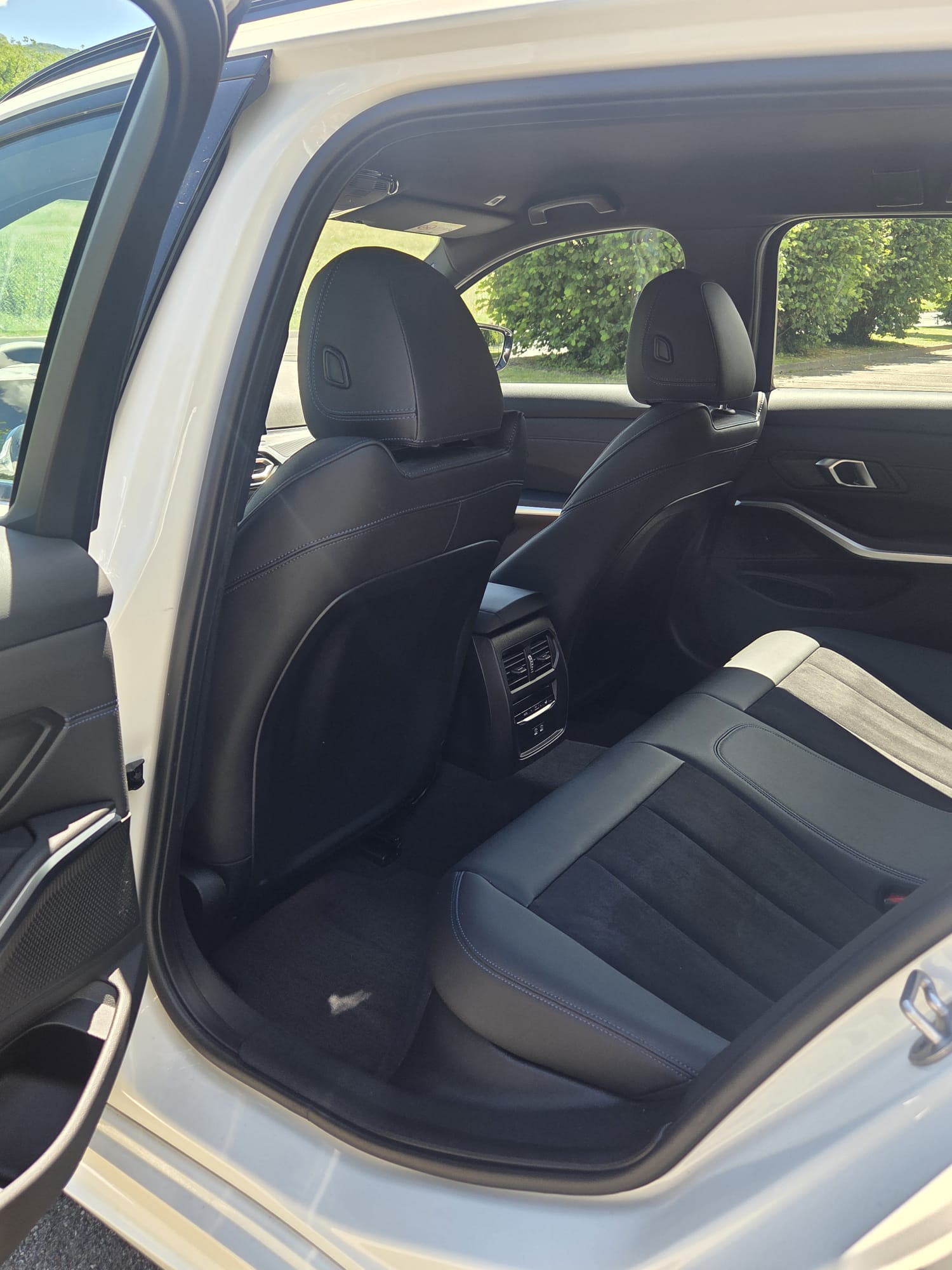 BMW 330i Touring G21 M Sport-image-10