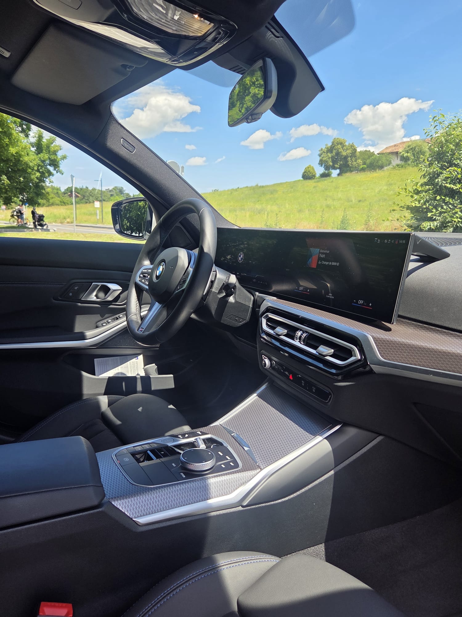 BMW 330i Touring G21 M Sport-image-11