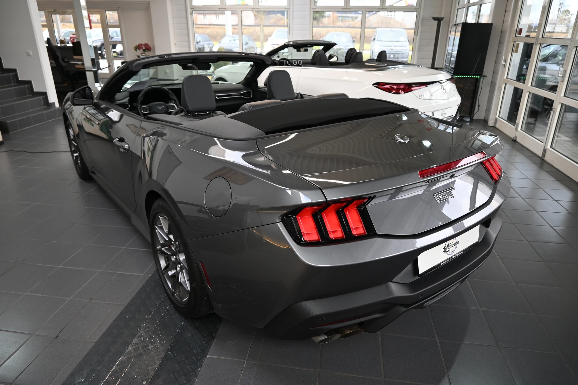 FORD Mustang Convertible 5.0 V8 GT Automat 466PS-showroom-element-2