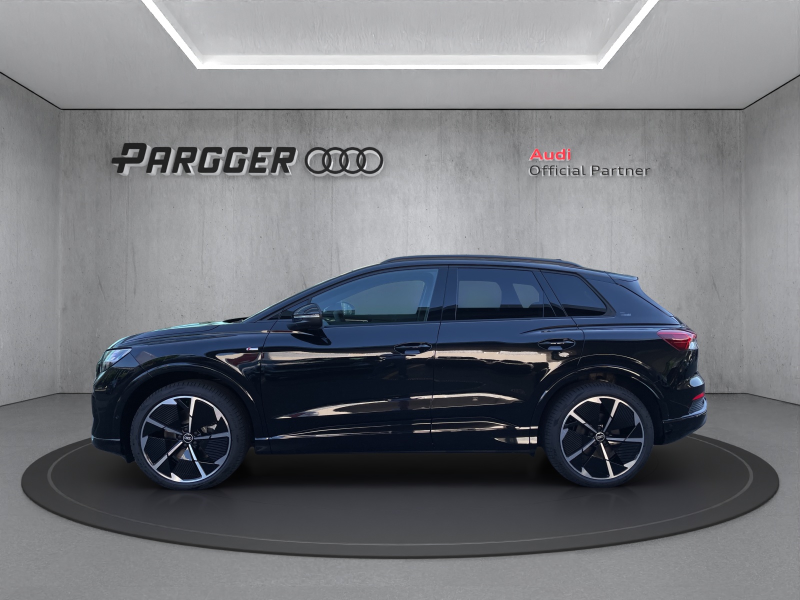 AUDI Q4 e-tron 45 Edition Swiss Ski quattro-showroom-element-2
