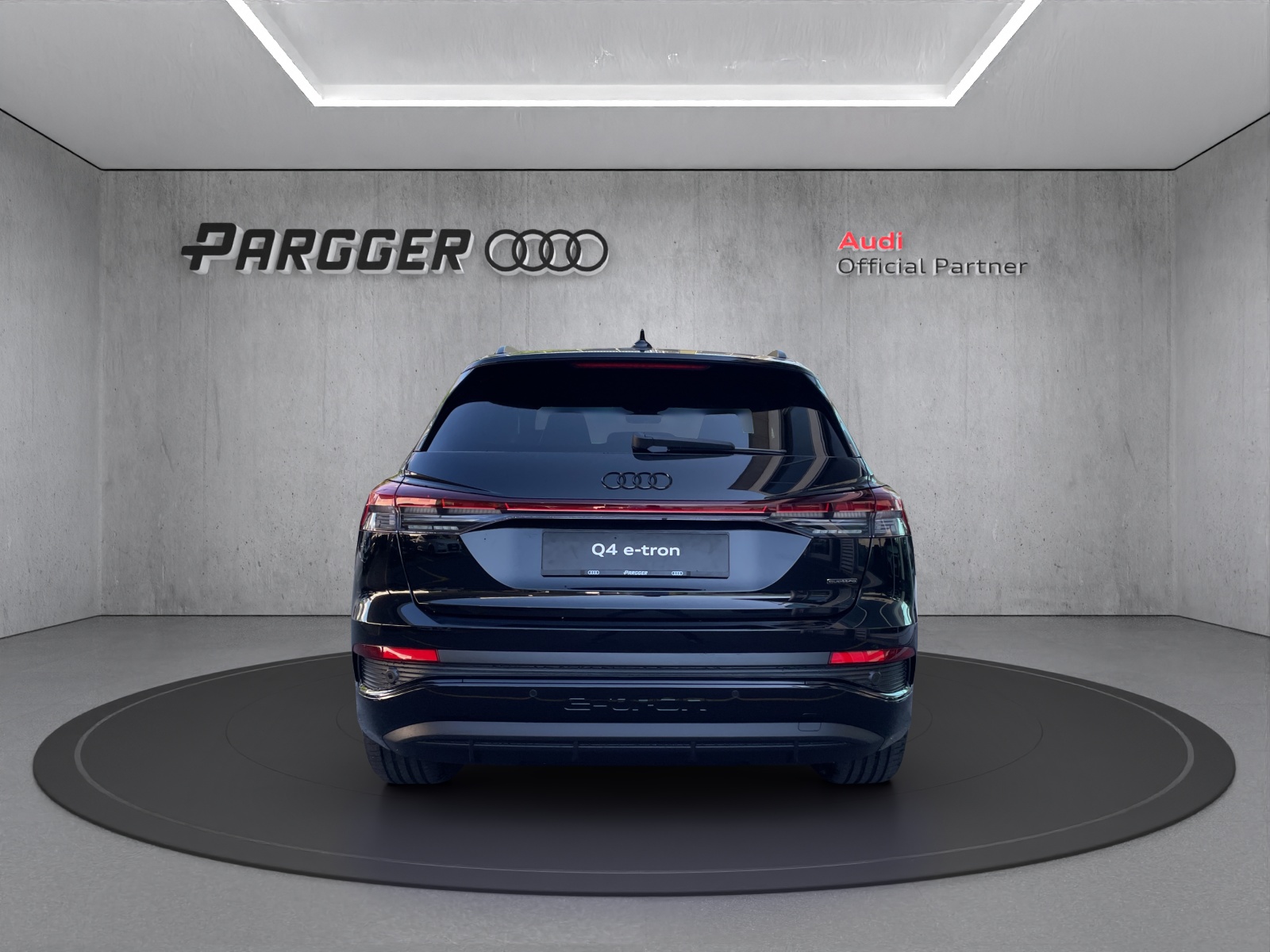 AUDI Q4 e-tron 45 Edition Swiss Ski quattro-showroom-element-3