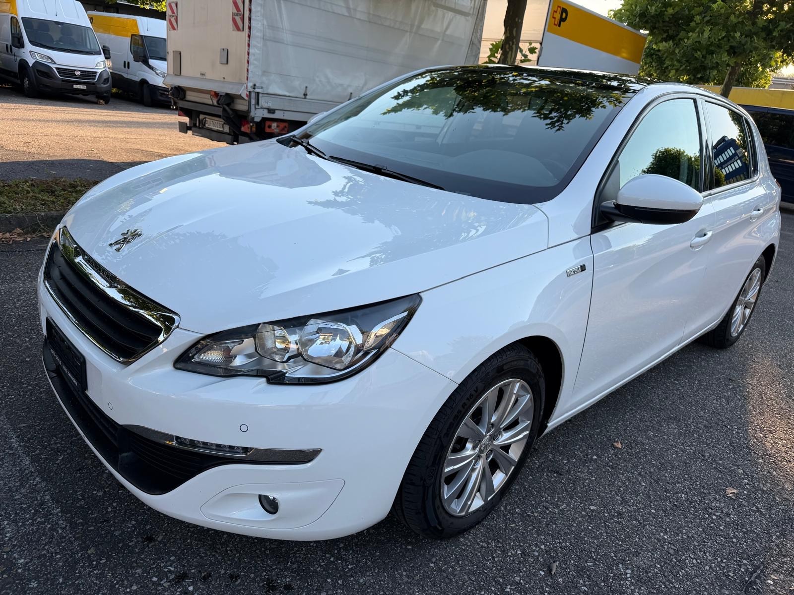 PEUGEOT 308 1.2 THP Style Automatic