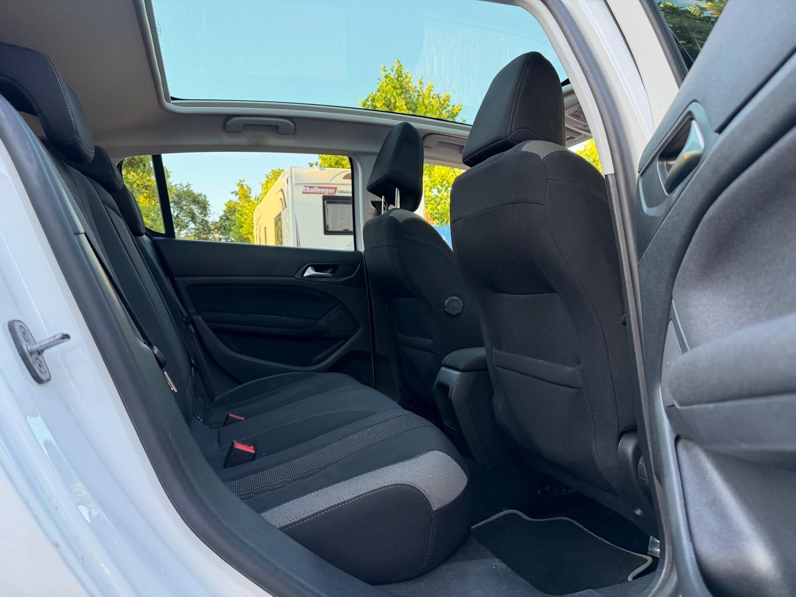 PEUGEOT 308 1.2 THP Style Automatic-image-11
