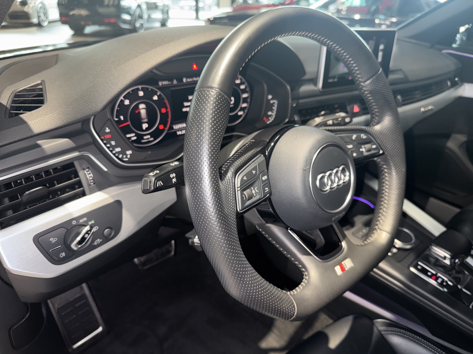 AUDI A4 Avant 3.0 TDI Sport quattro S-tronic-image-15