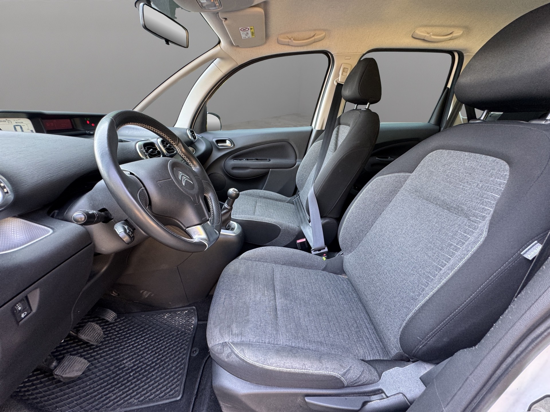 CITROEN C3 Picasso 1.2 Pure Tech Attraction-image-7