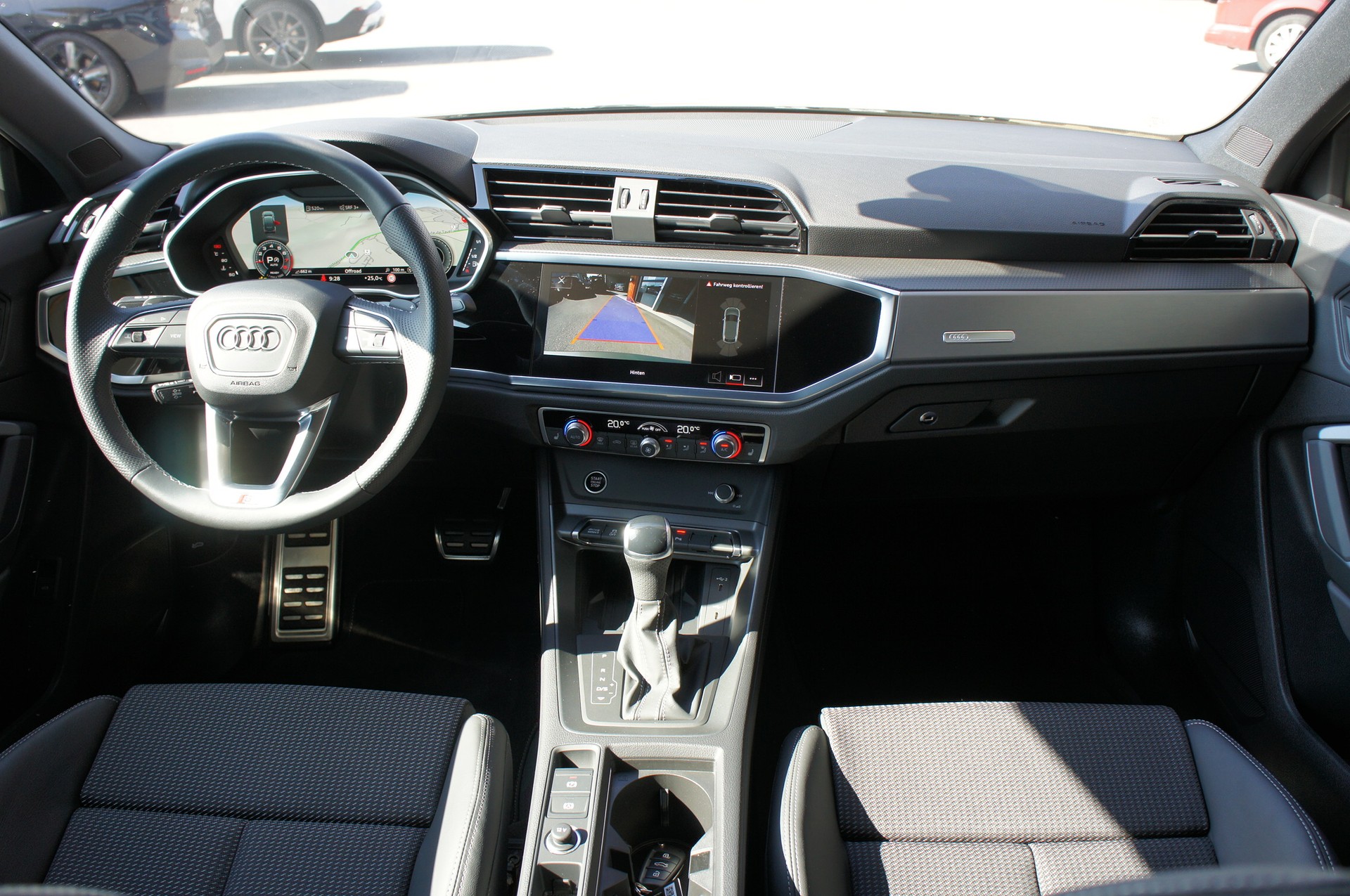 AUDI Q3 Sportback 35 TFSI Attraction S-tronic-image-9