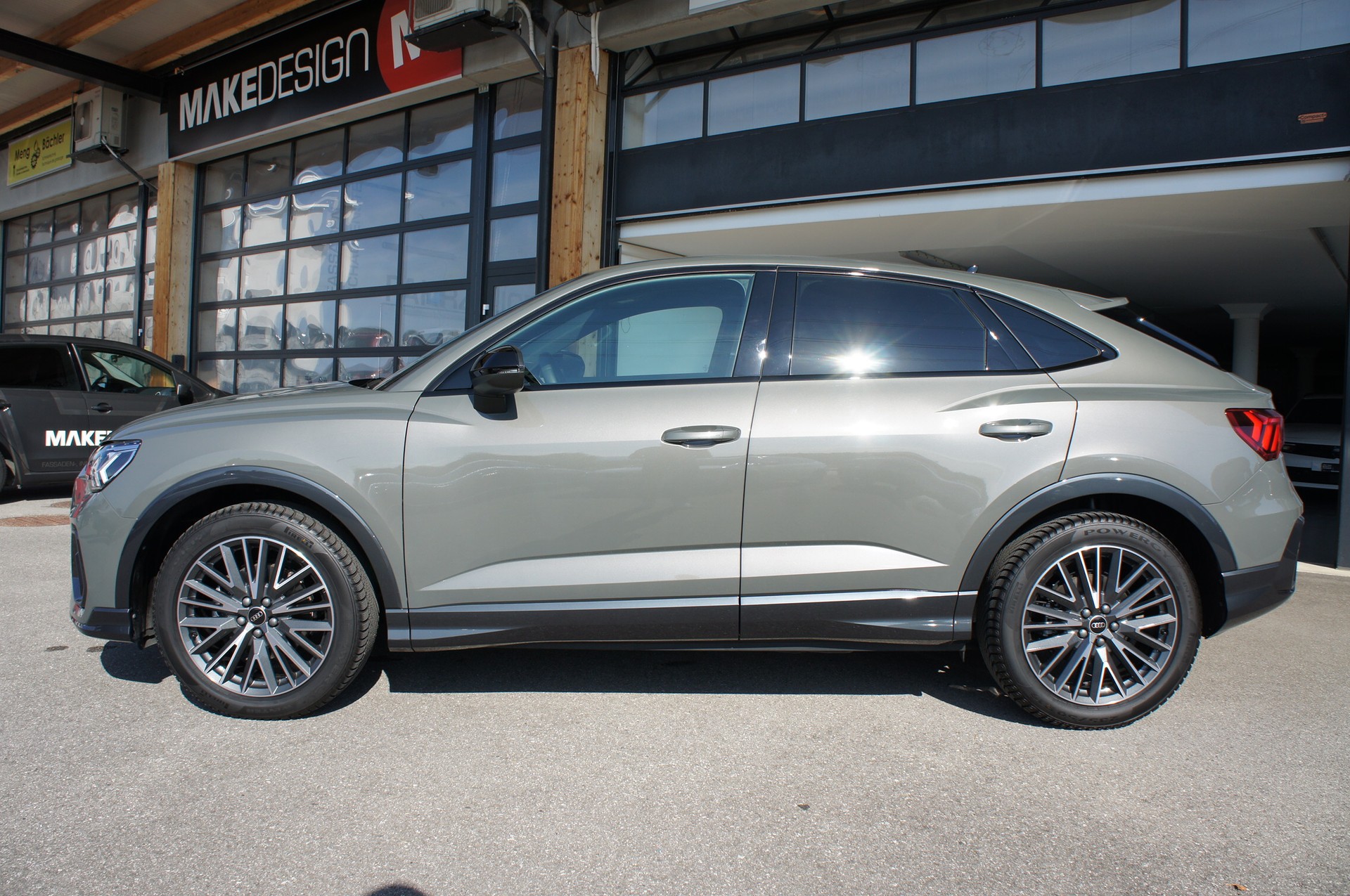 AUDI Q3 Sportback 35 TFSI Attraction S-tronic-showroom-element-1
