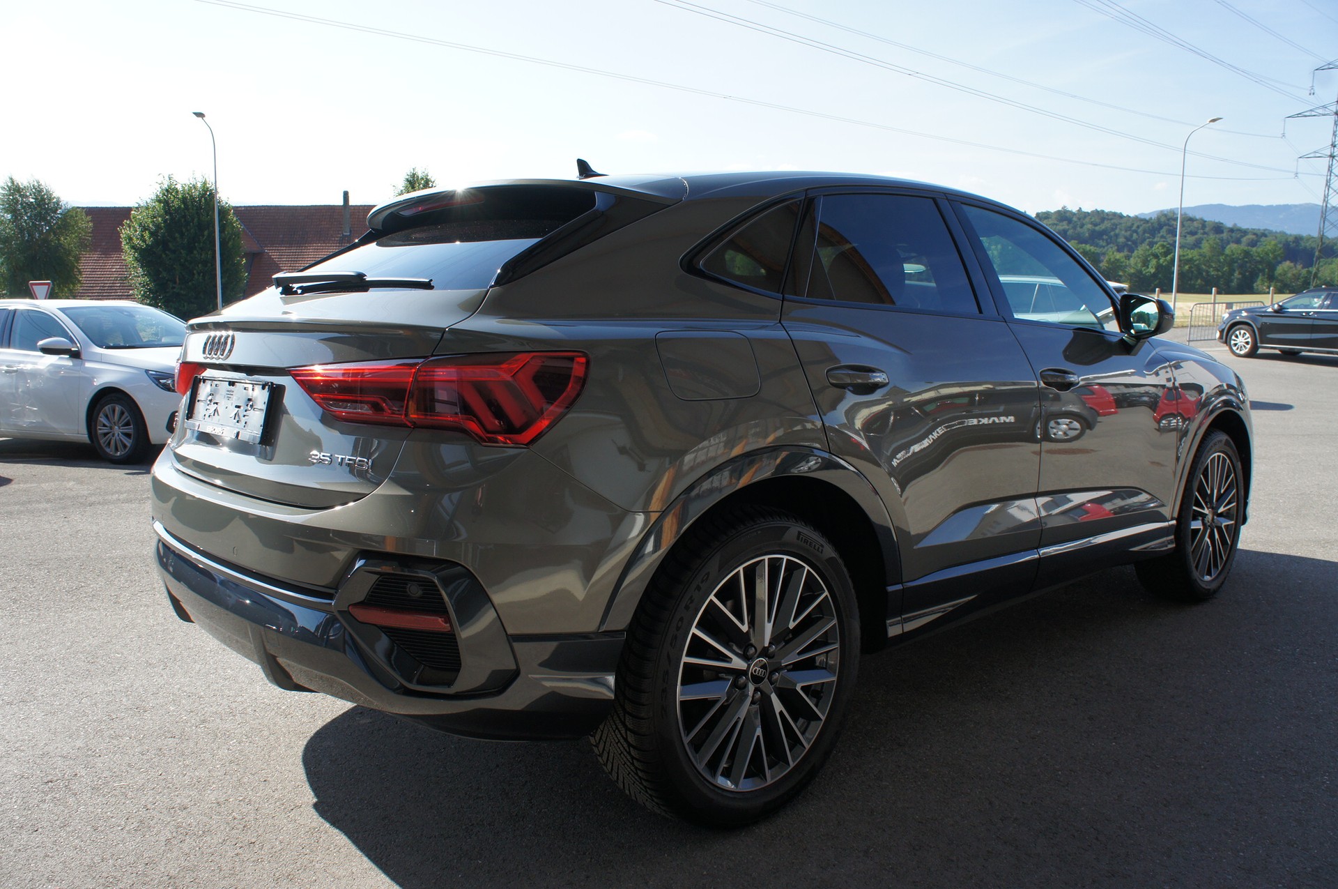 AUDI Q3 Sportback 35 TFSI Attraction S-tronic-image-4