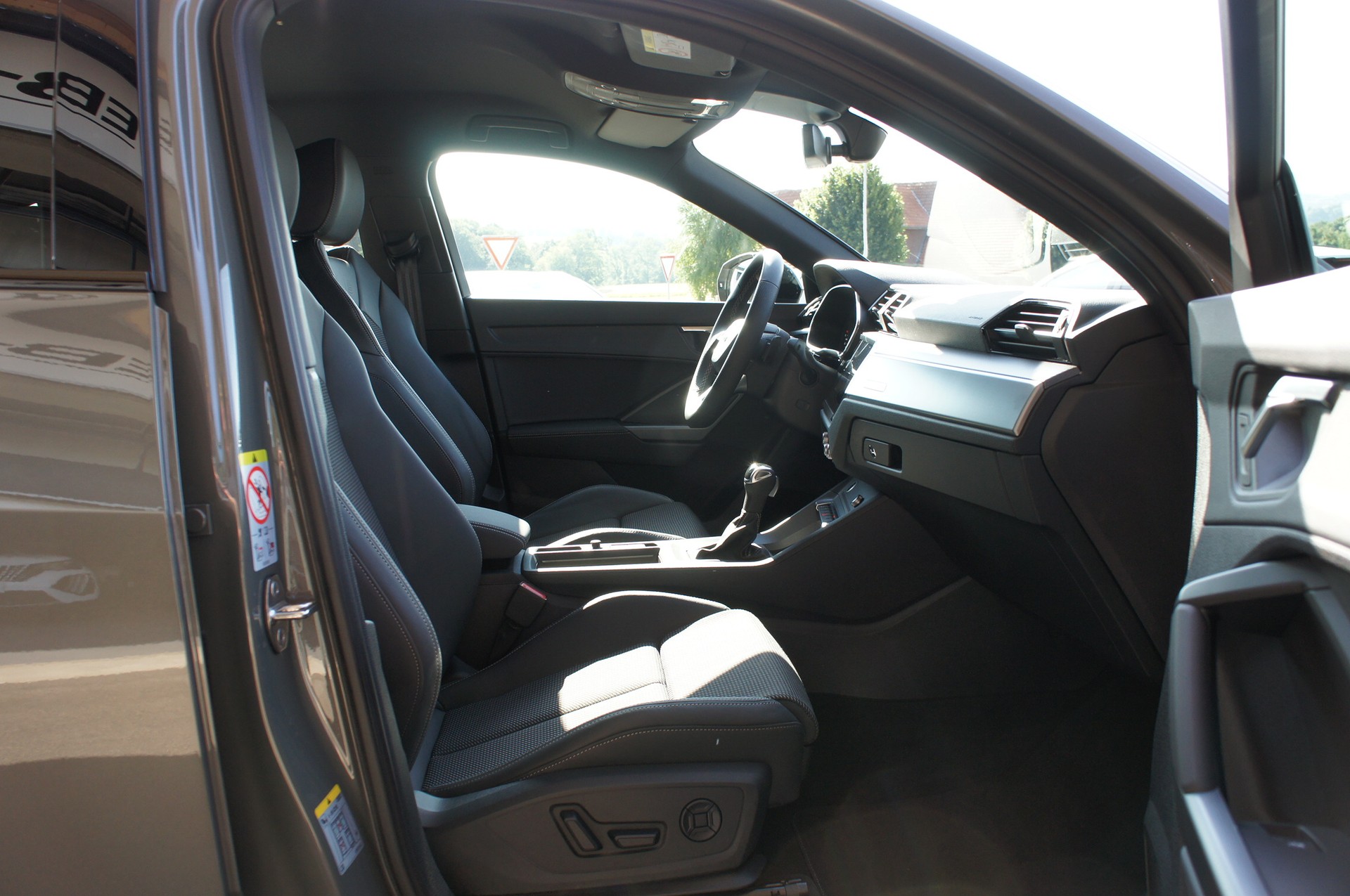 AUDI Q3 Sportback 35 TFSI Attraction S-tronic-image-8