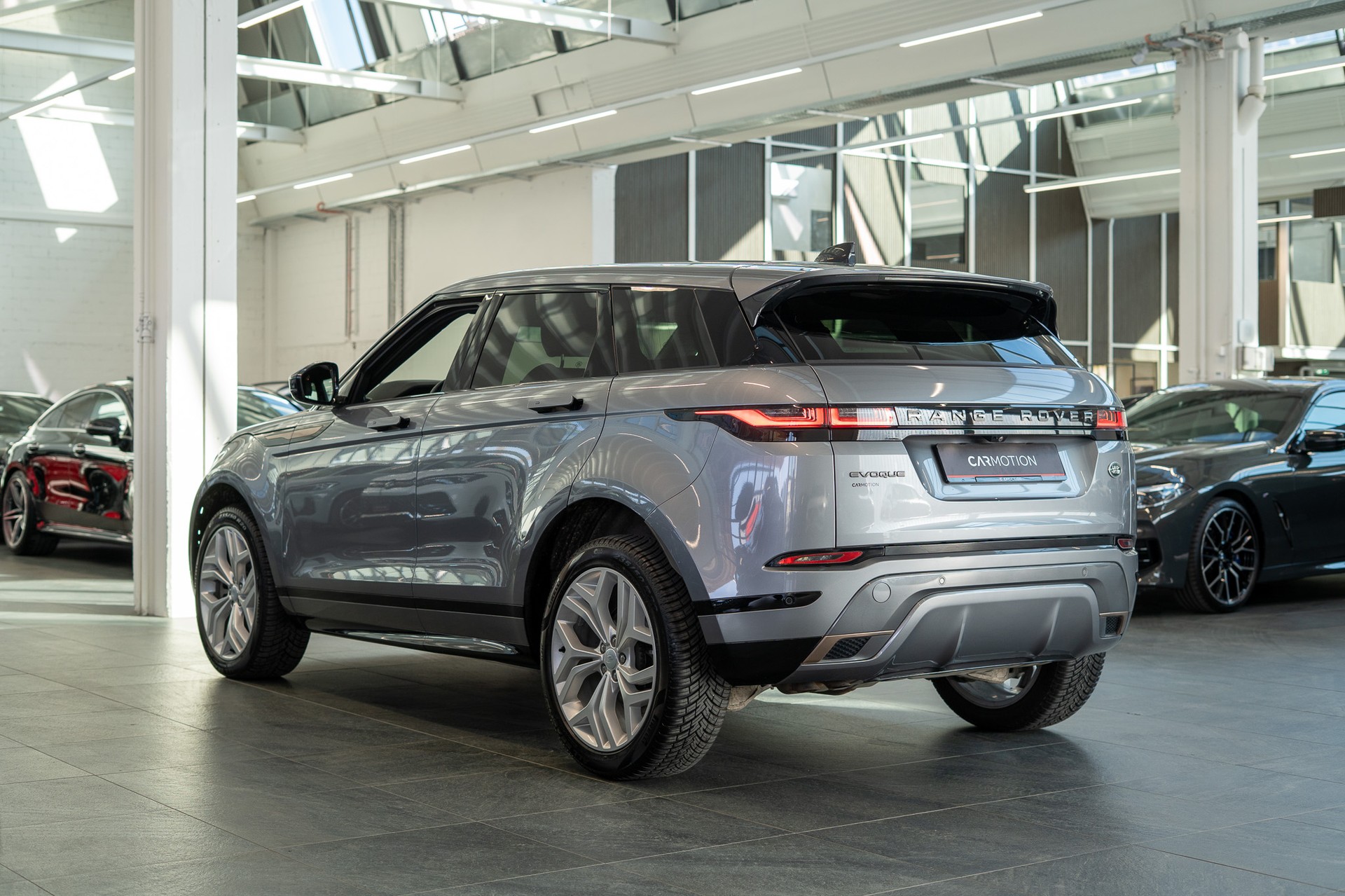 LAND ROVER Range Rover Evoque 2.0 D 165 R-Dynamic SE-showroom-element-3