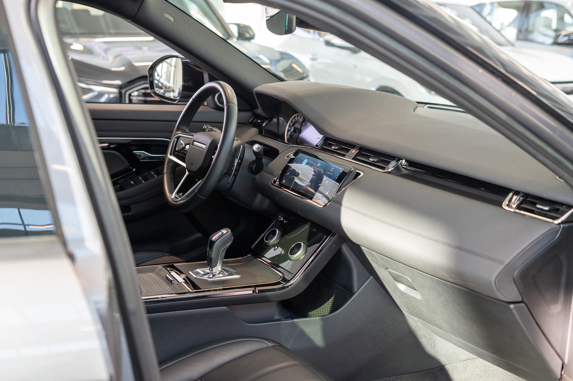 LAND ROVER Range Rover Evoque 2.0 D 165 R-Dynamic SE-image-13