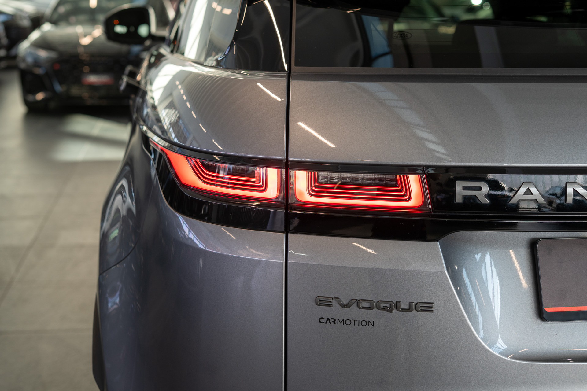LAND ROVER Range Rover Evoque 2.0 D 165 R-Dynamic SE-image-21