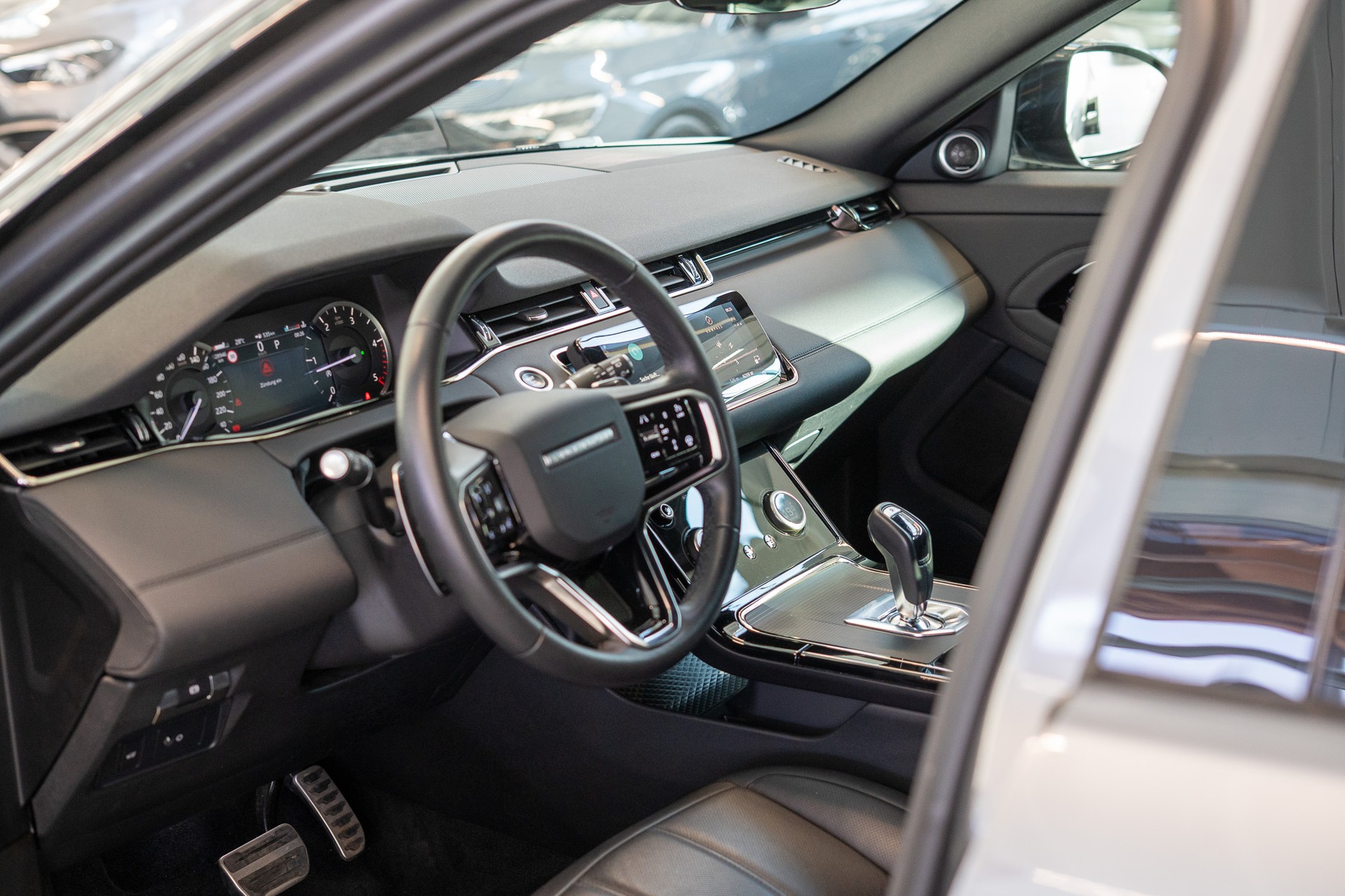 LAND ROVER Range Rover Evoque 2.0 D 165 R-Dynamic SE-image-8