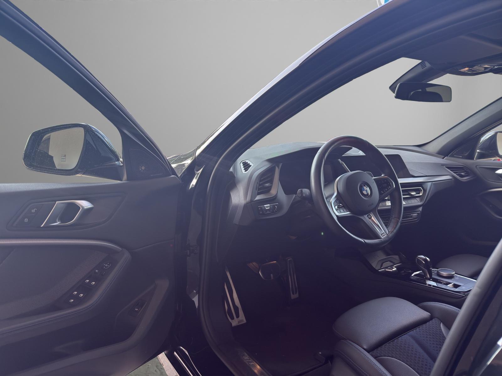 BMW 120d xDrive SAG-showroom-element-3